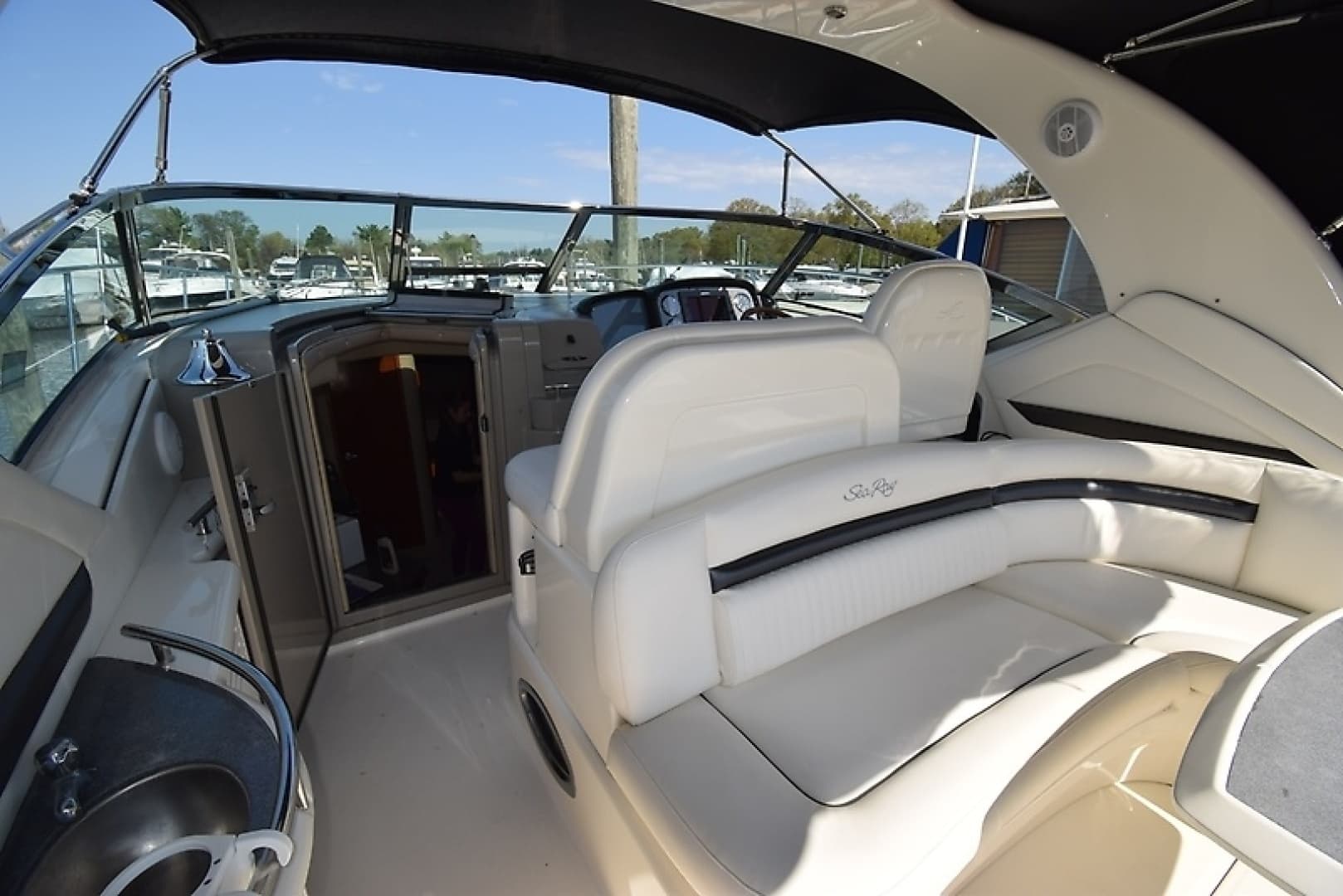 2004 Sea Ray 390 Sundancer - Image 15