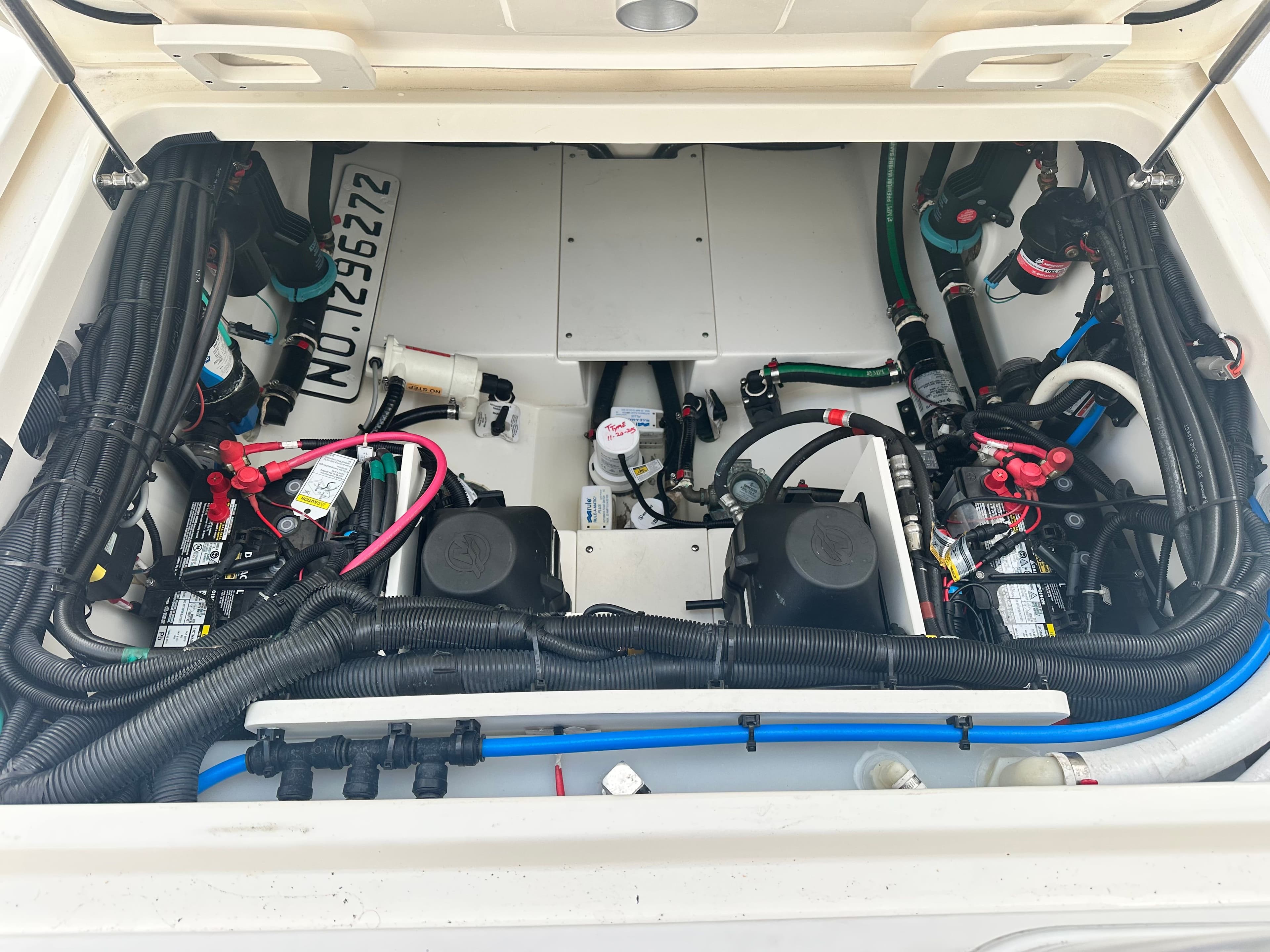 2018 Boston Whaler 320 Vantage - 29