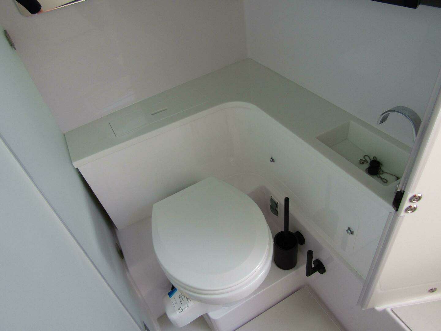 2024 Axopar 37 Sun Top - Image 30