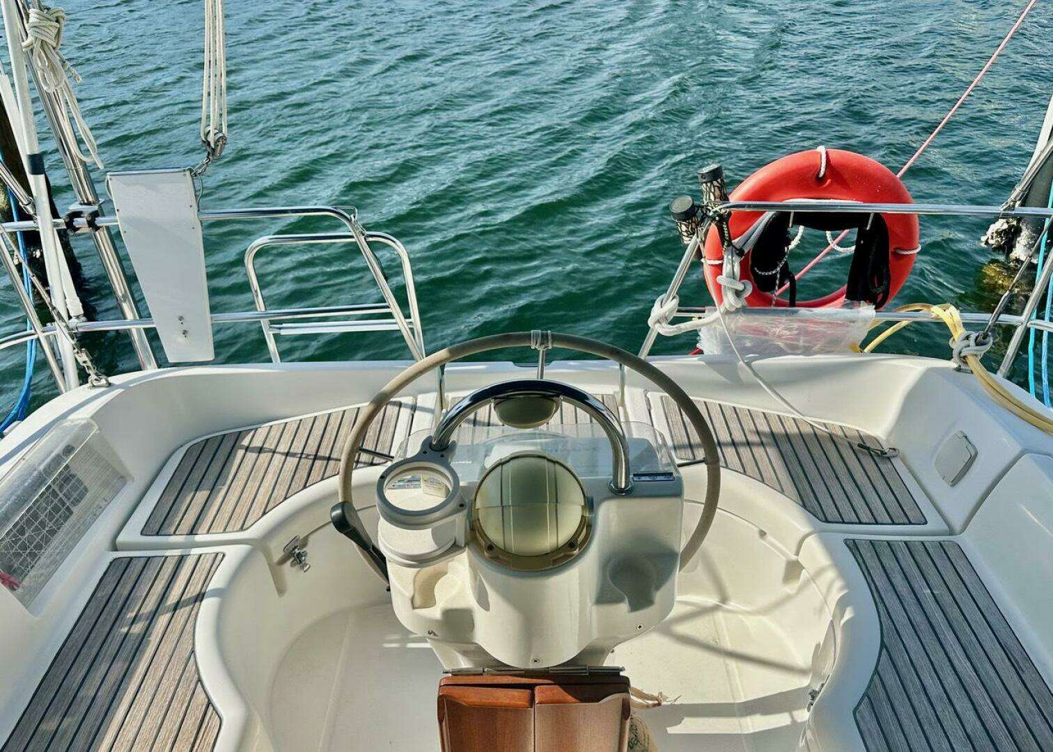 2000 Beneteau 361 - Image 17