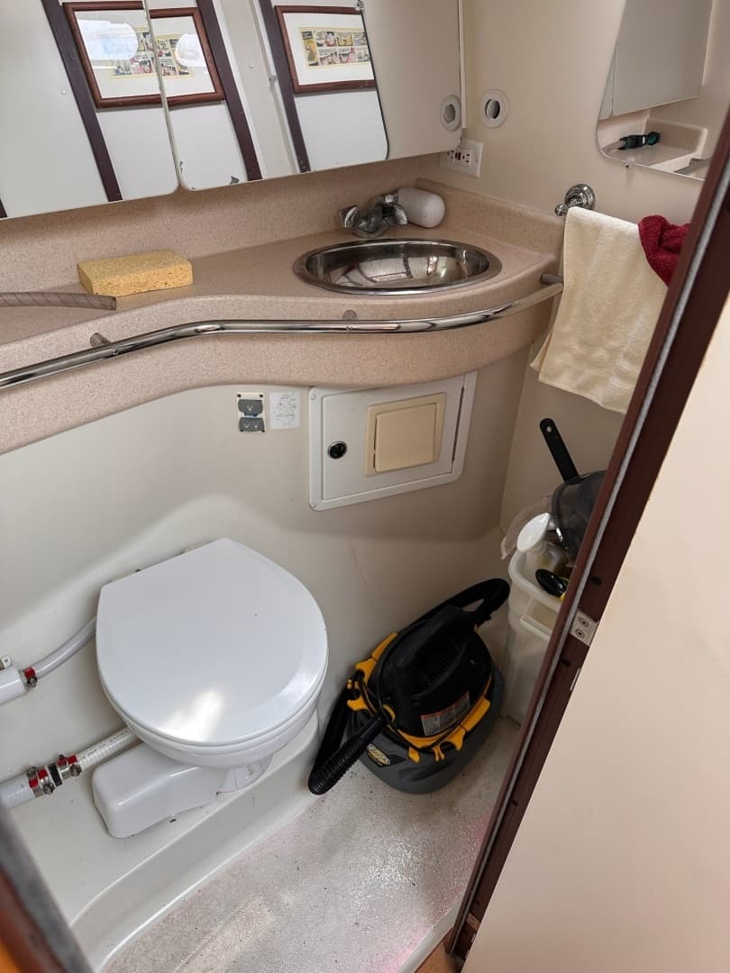 2002 Catalina 470 - Image 34