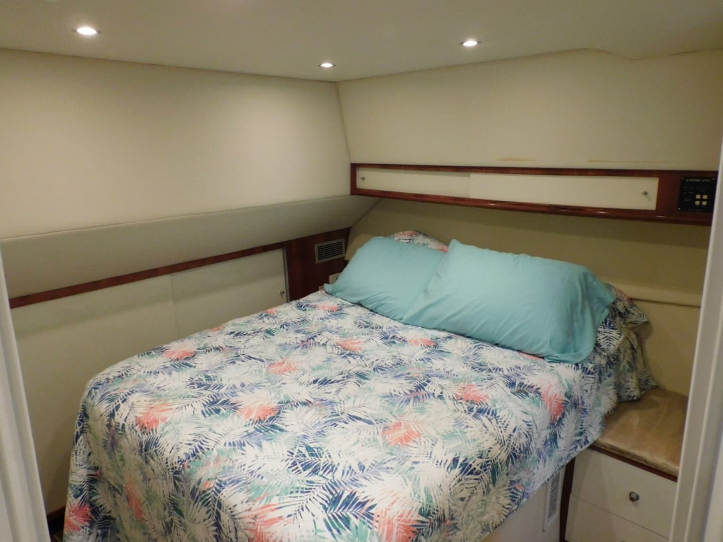 1987 Sea Ray 460 Convertible - Image 33