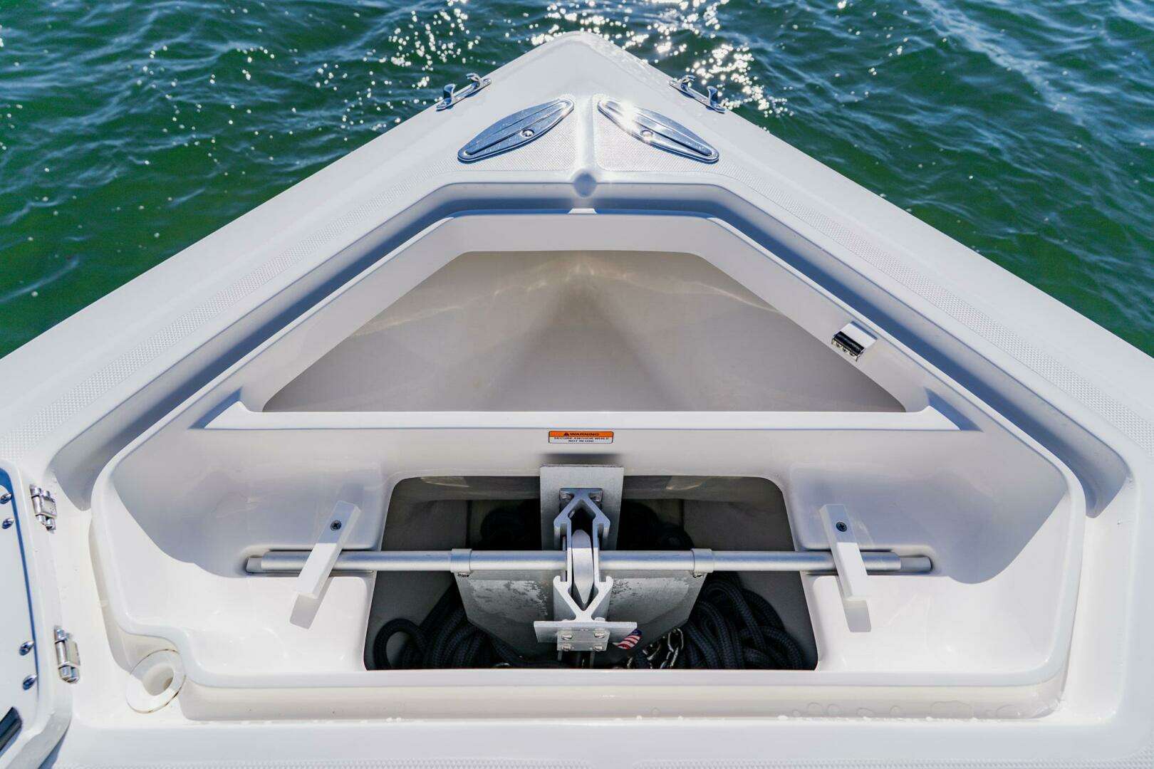 2025 SeaVee 370z - Image 12