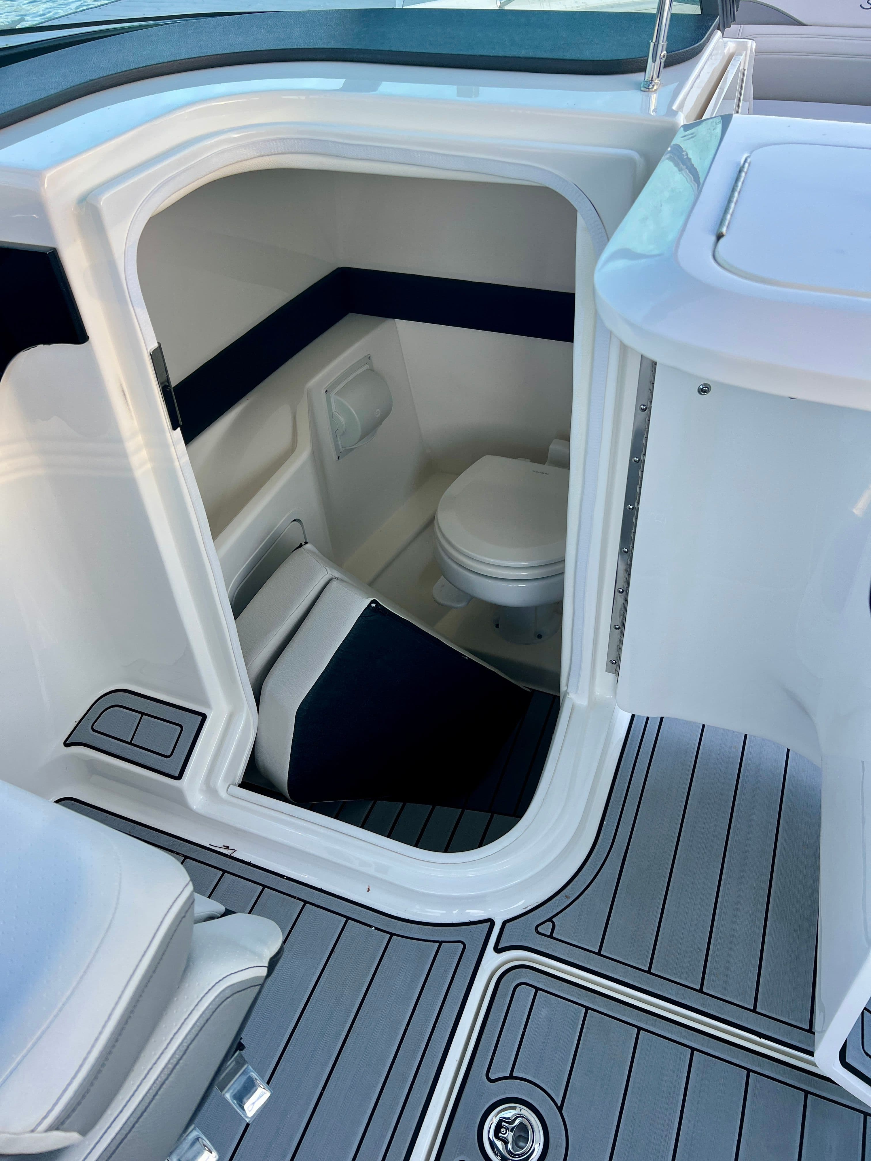 2024 Sea Ray SLX 260 Outboard - 15