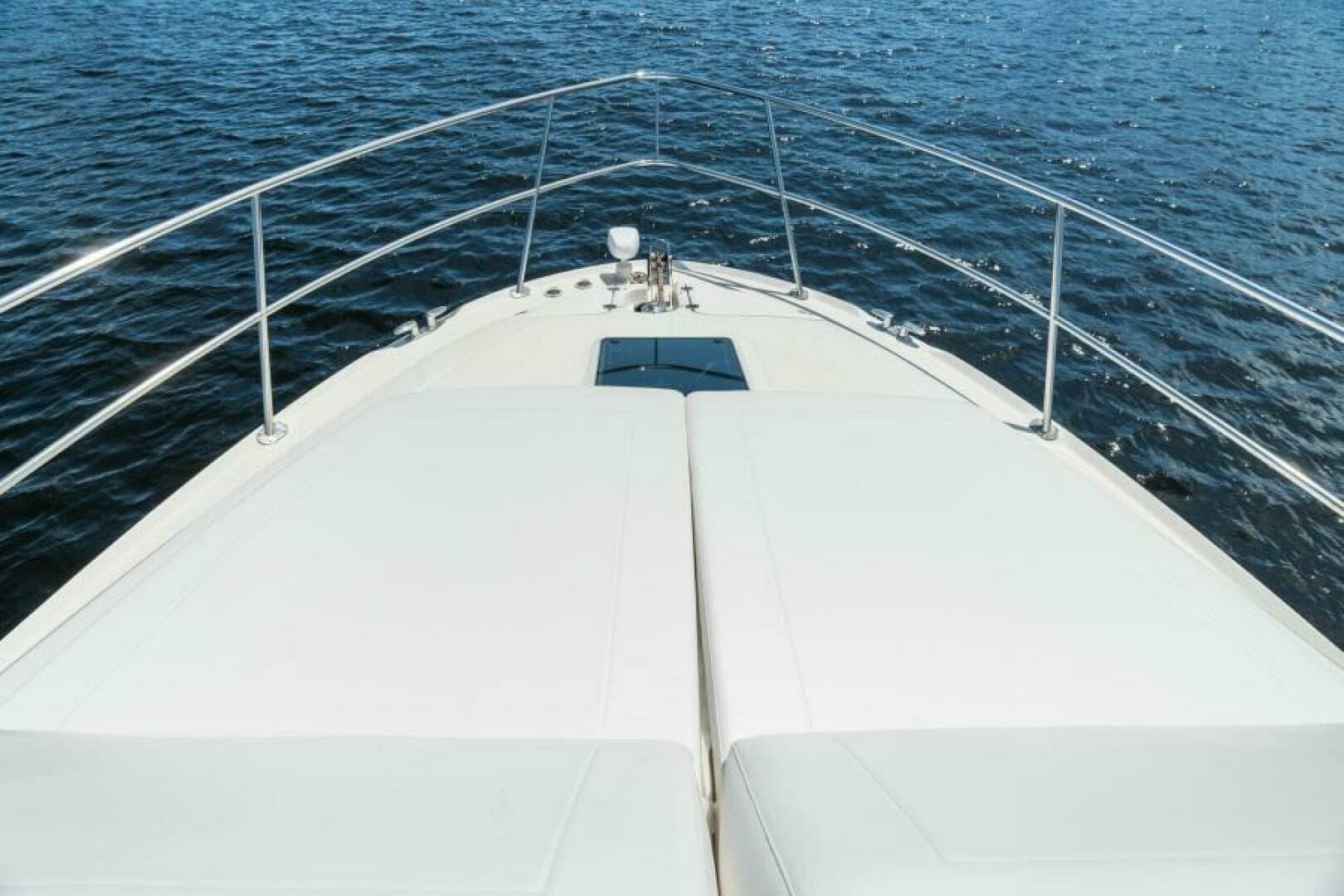2001 Sea Ray 540 Cockpit Motor Yacht - Image 9