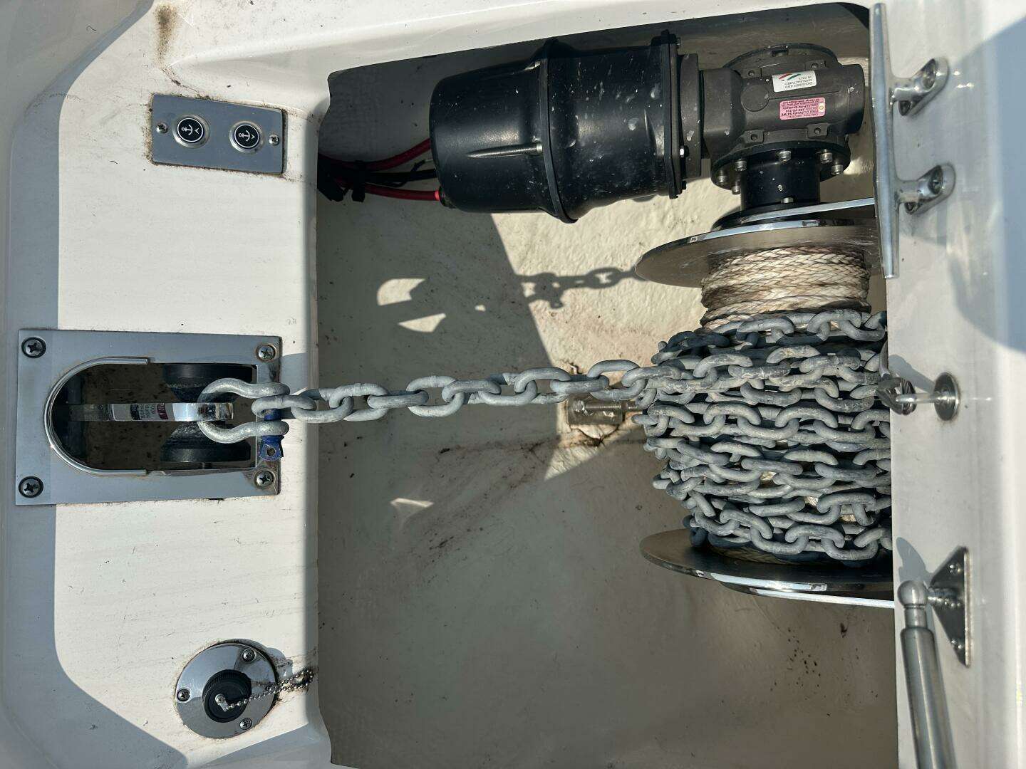 2023 Robalo R360 - Image 23