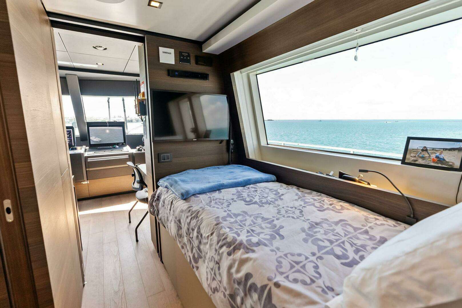 2023 Custom Line 33 Navetta - Image 110