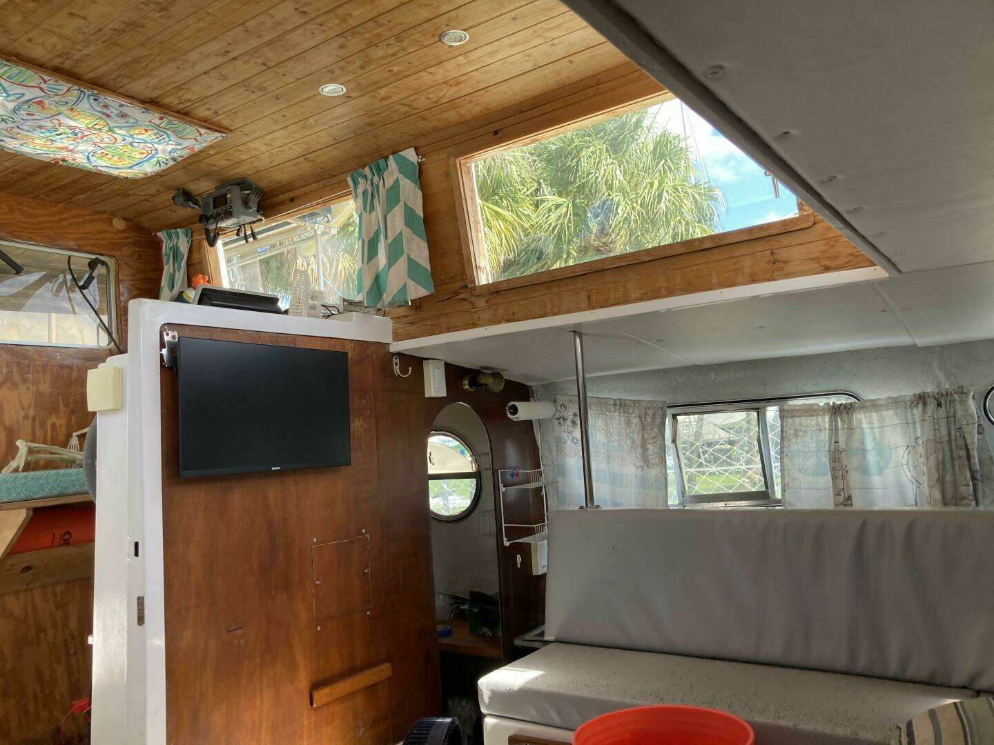 1976 Catalac 9 Meter - Image 25