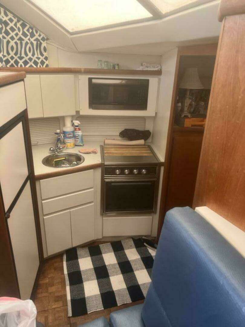 1994 Carver Aft Cabin Motor Yacht - Image 38