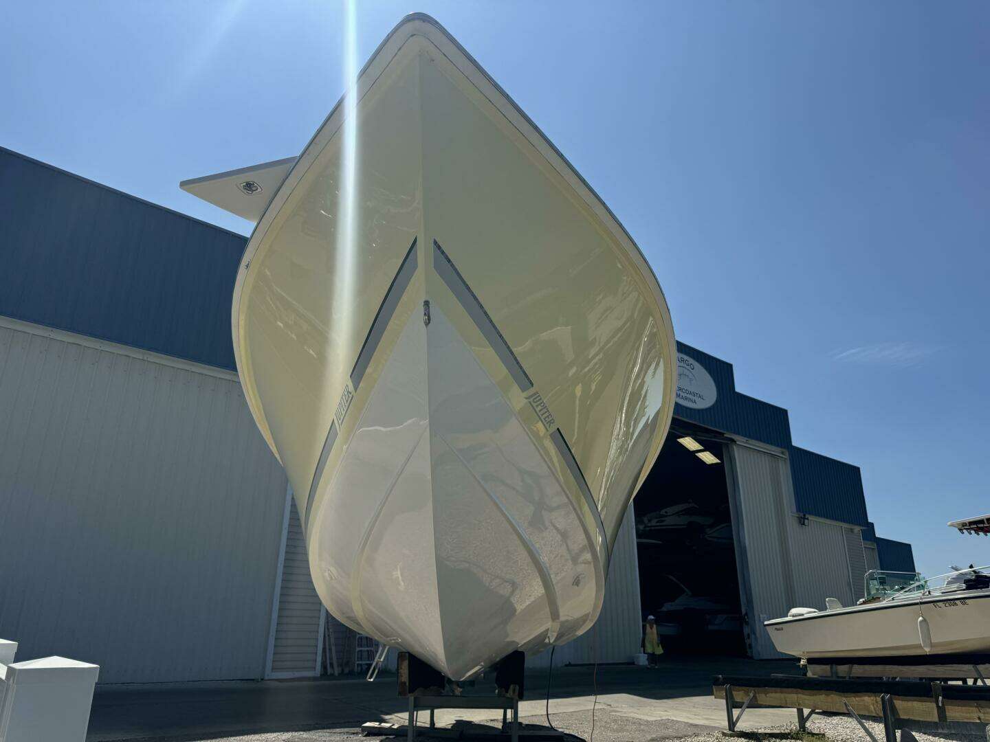 2006 Jupiter 31 CC Forward Seating - Image 3