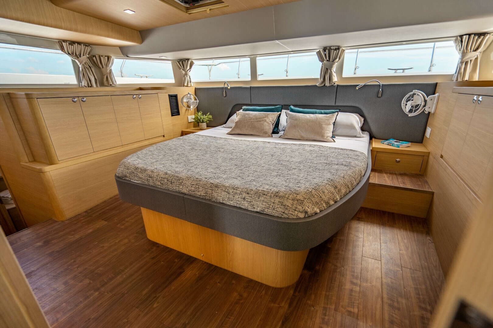 2024 Aquila 54 Yacht - Image 30