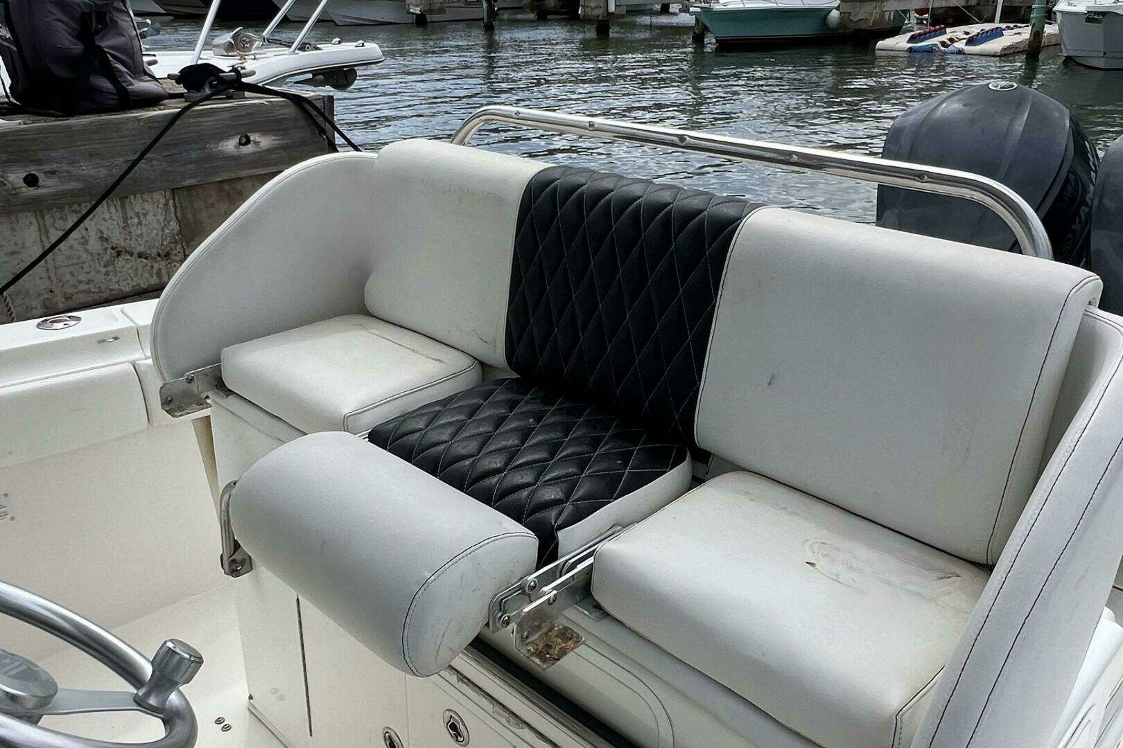 2003 Hydra-Sports Vector 3300 CC - Image 10