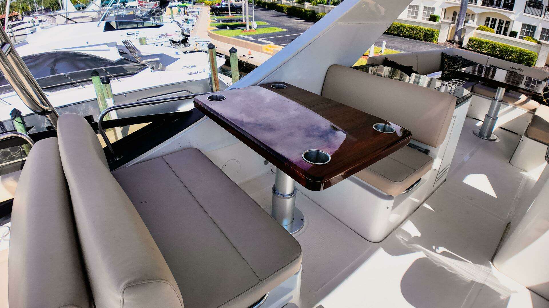 2016 Sea Ray L590 Fly - Image 24
