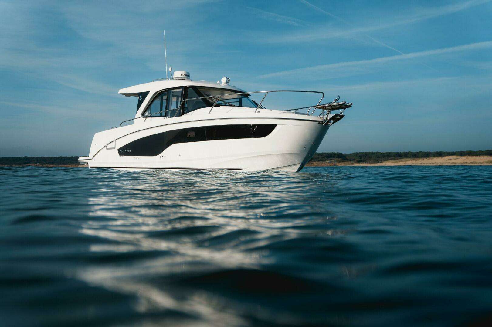 2026 Beneteau Antares 9 V2 - Image 2