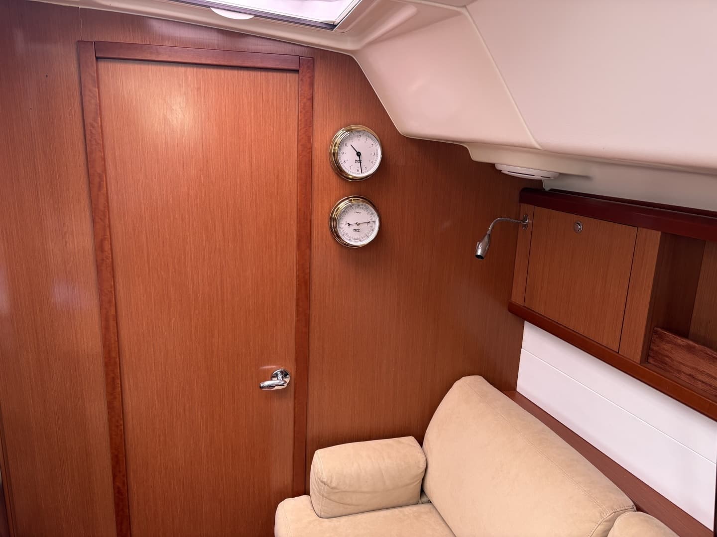 2010 Beneteau — - Image 40