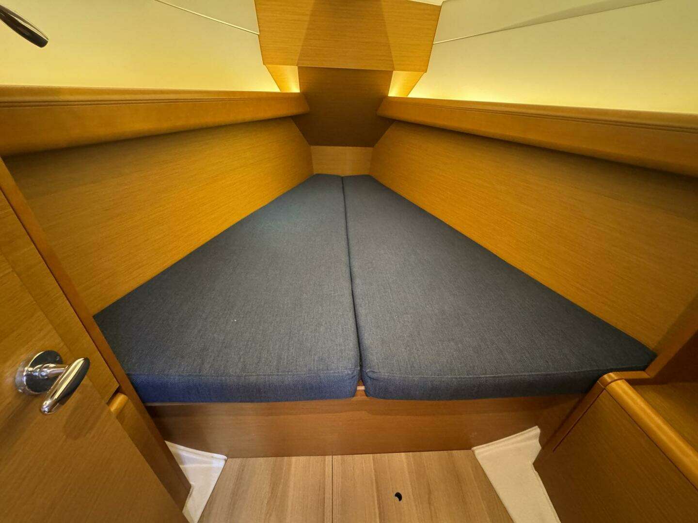 2018 Jeanneau Sun Odyssey 389 - Image 47