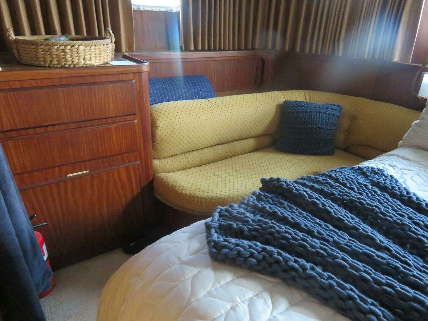 1986 Hatteras 58 Motor Yacht - Image 36