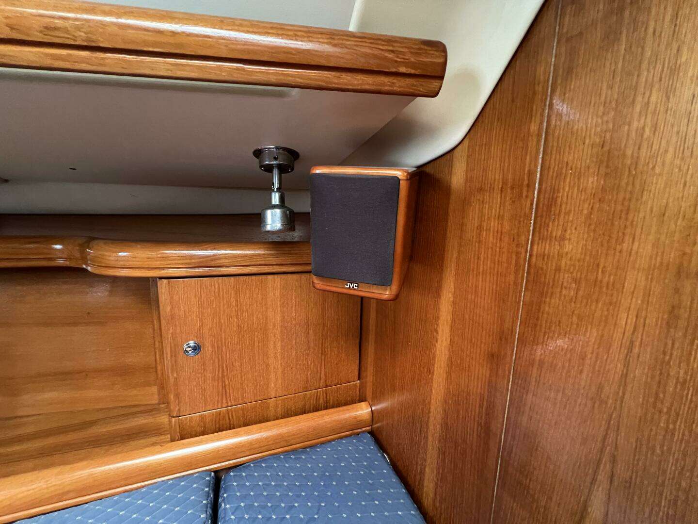 2004 Hunter 41 - Image 37