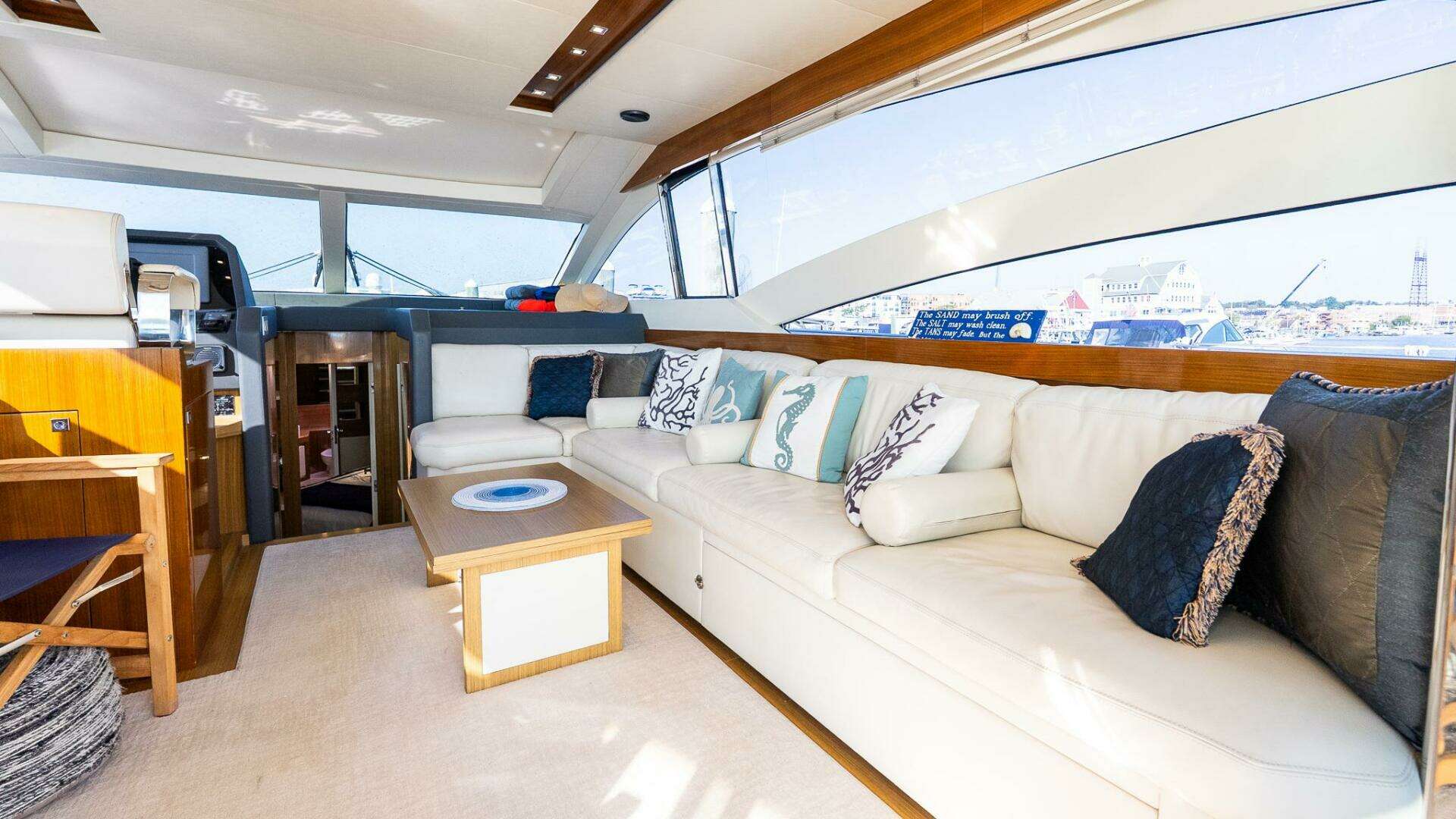 2011 Uniesse 55S - Image 21