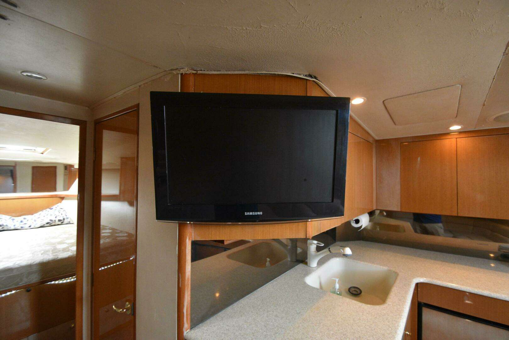 2003 Viking 45 Express - Image 27