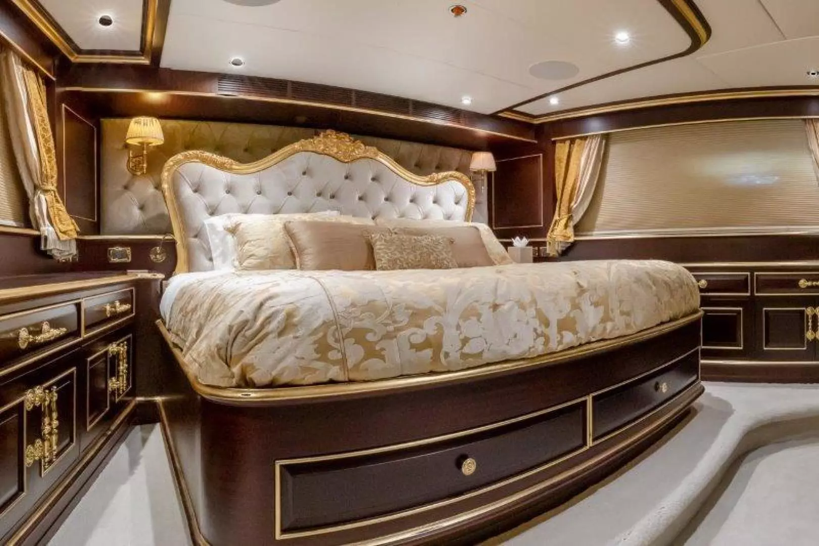 2009 Horizon Premier Tri-Deck - Image 35