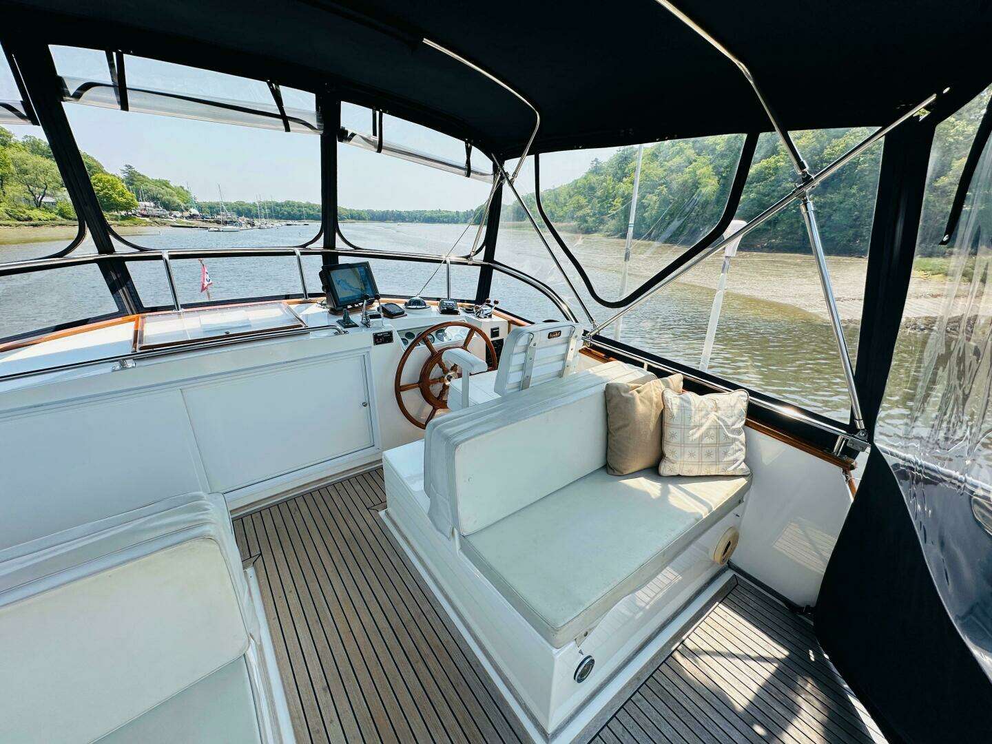 1998 Grand Banks 49 Classic - Image 107