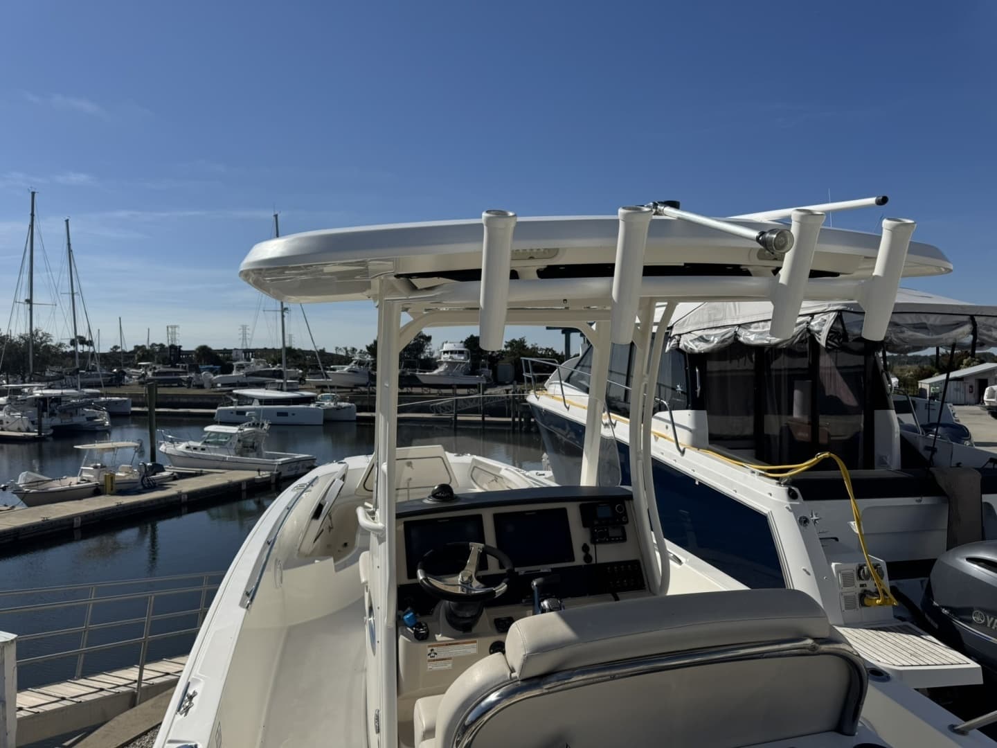 2019 Boston Whaler 270 Dauntless - Image 28