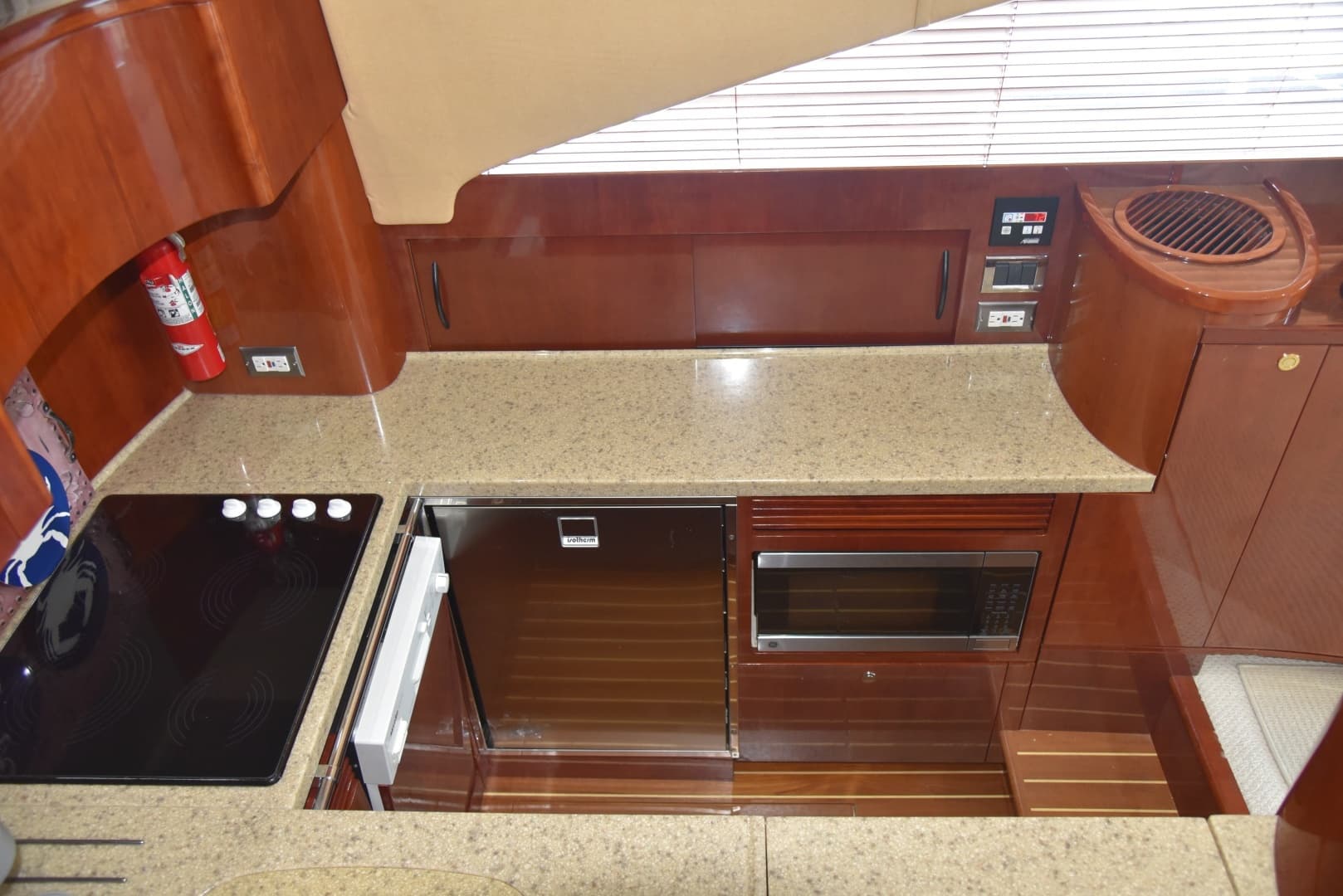 2002 Fairline Squadron 58 - Image 26