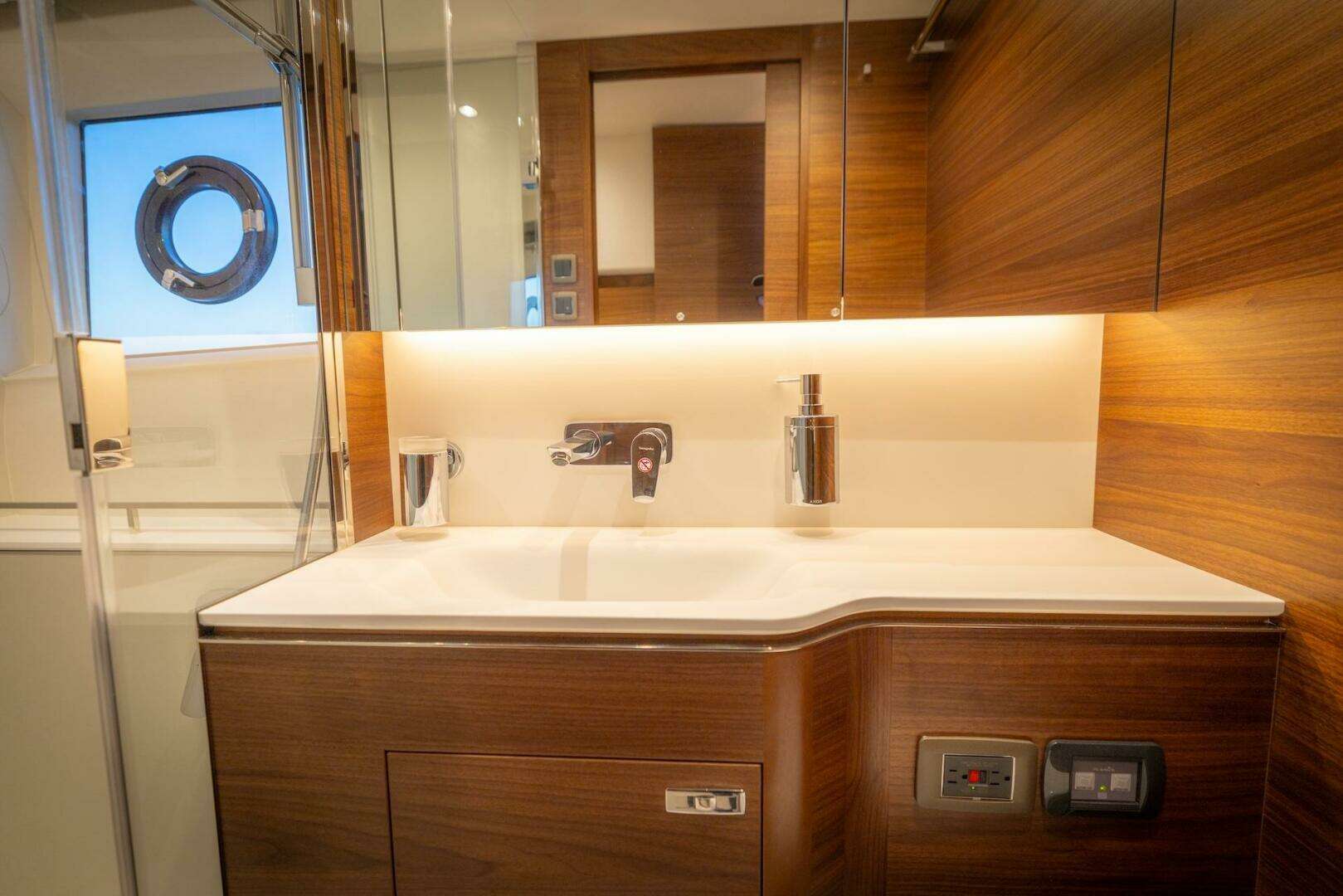 2026 Princess V55 - Image 41