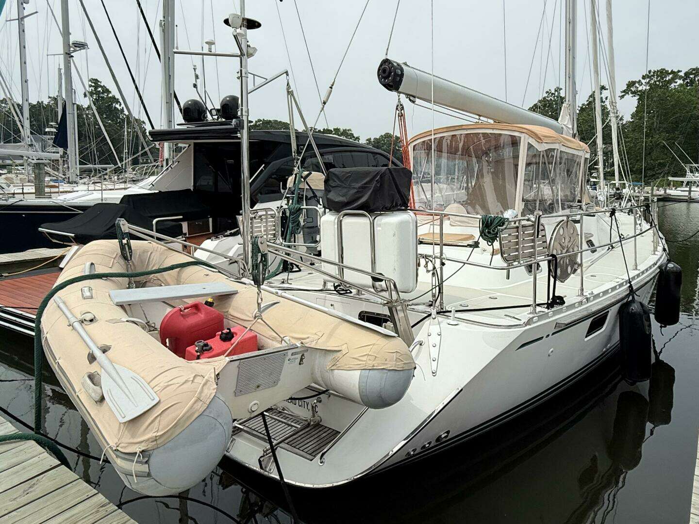 2008 Hylas 46 Center Cockpit - Image 5
