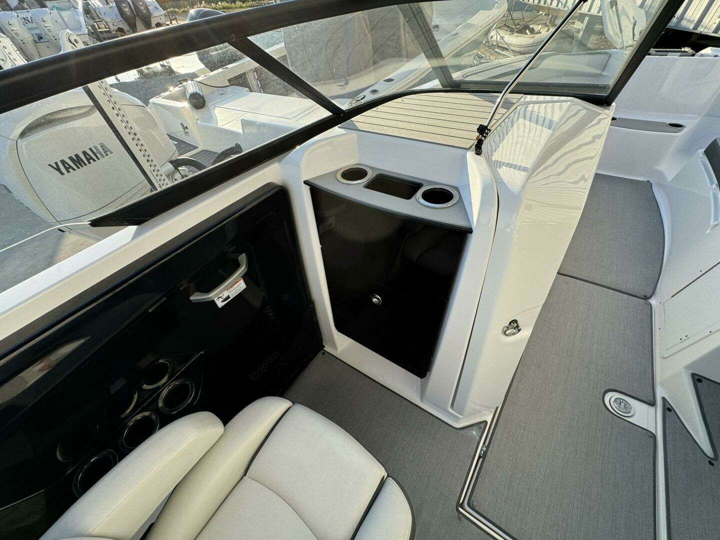 2021 Yamaha Boats AR 250 - Image 23