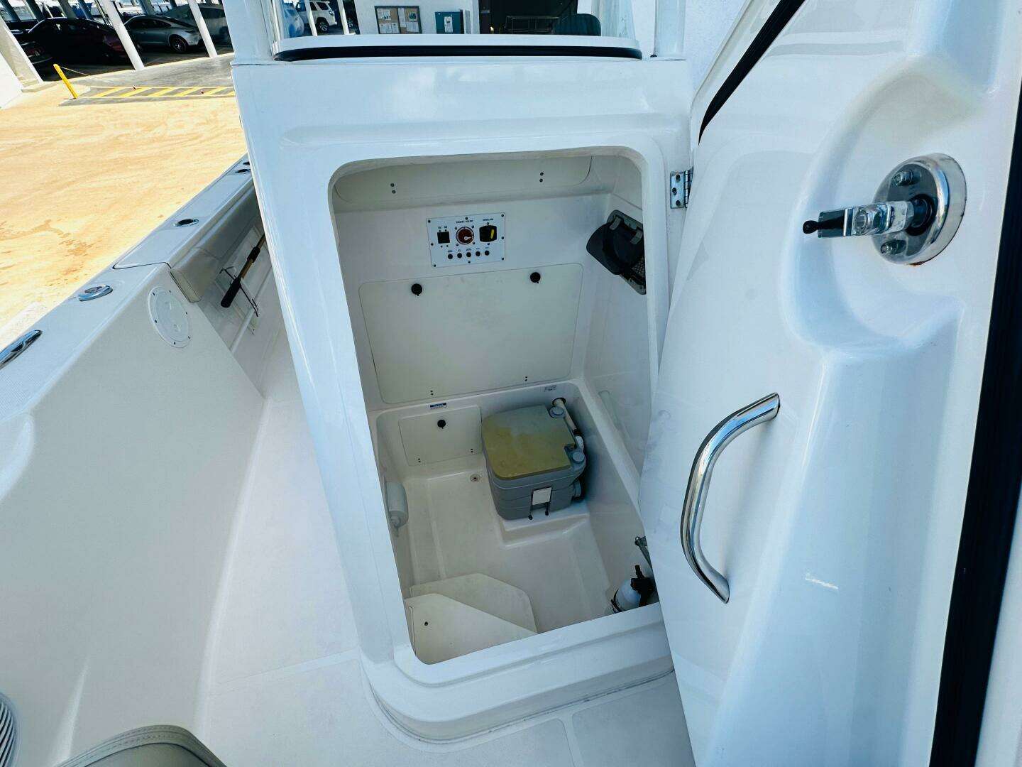 2016 Pursuit C 238 Center Console - Image 26