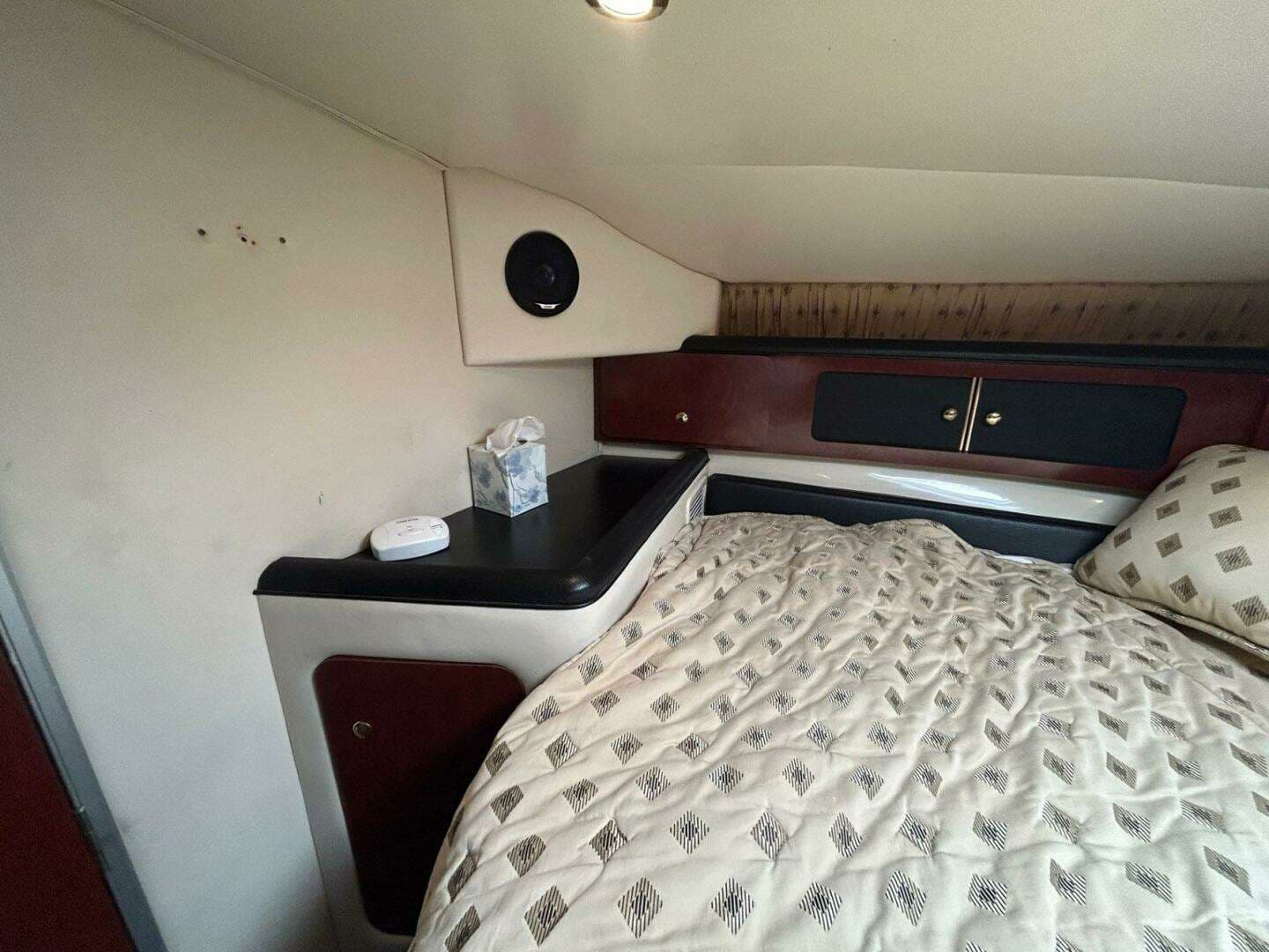 2001 Wellcraft 3700 Martinique - Image 25