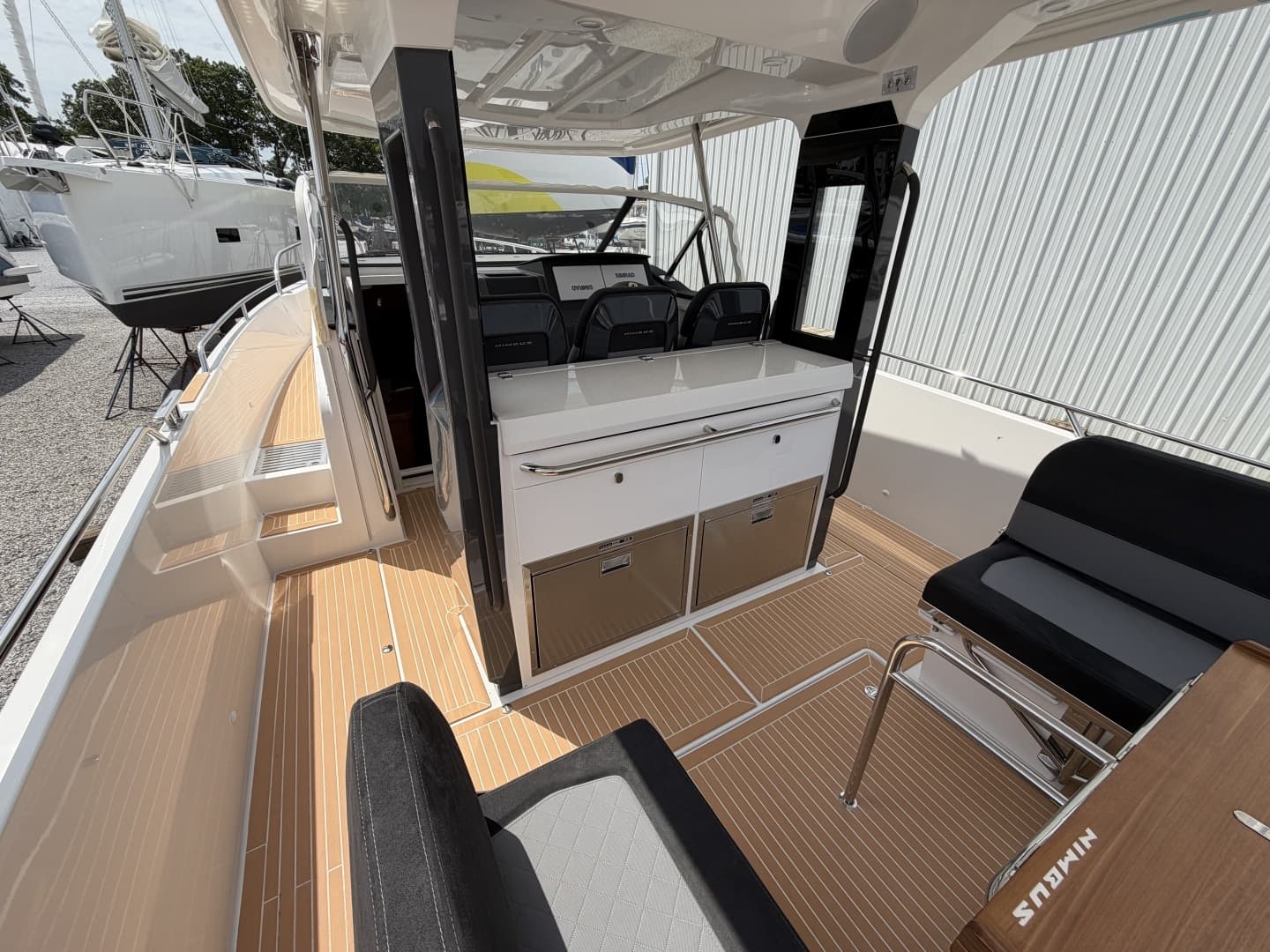 2025 Nimbus T11 - Image 4