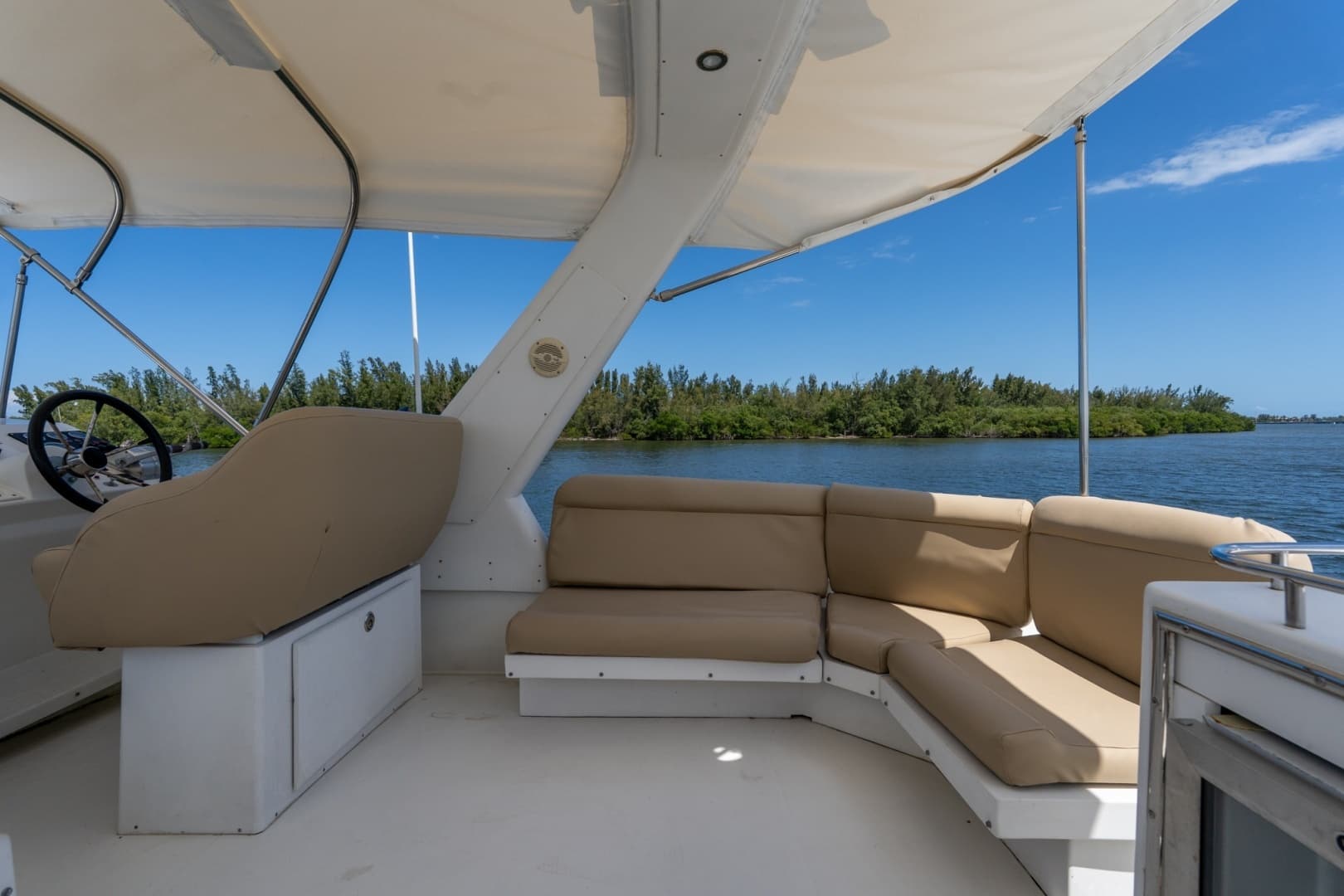 2003 Navigator 5700 - Image 18