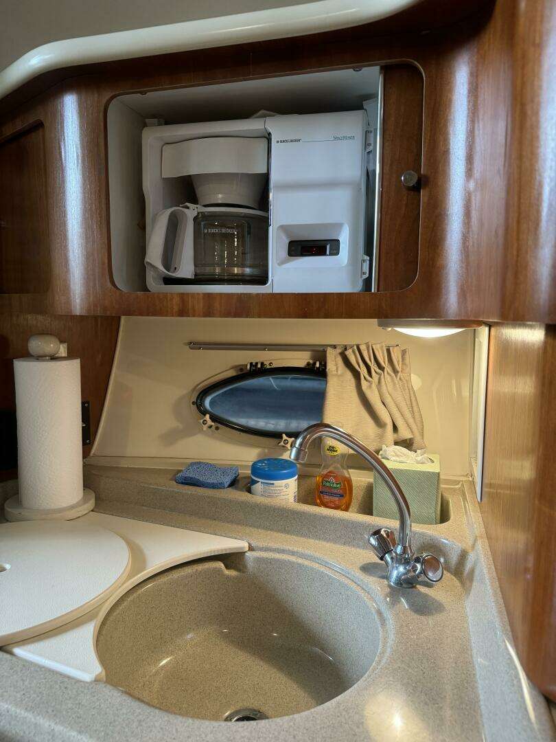 2003 Chris-Craft 328 Express Cruiser - Image 8