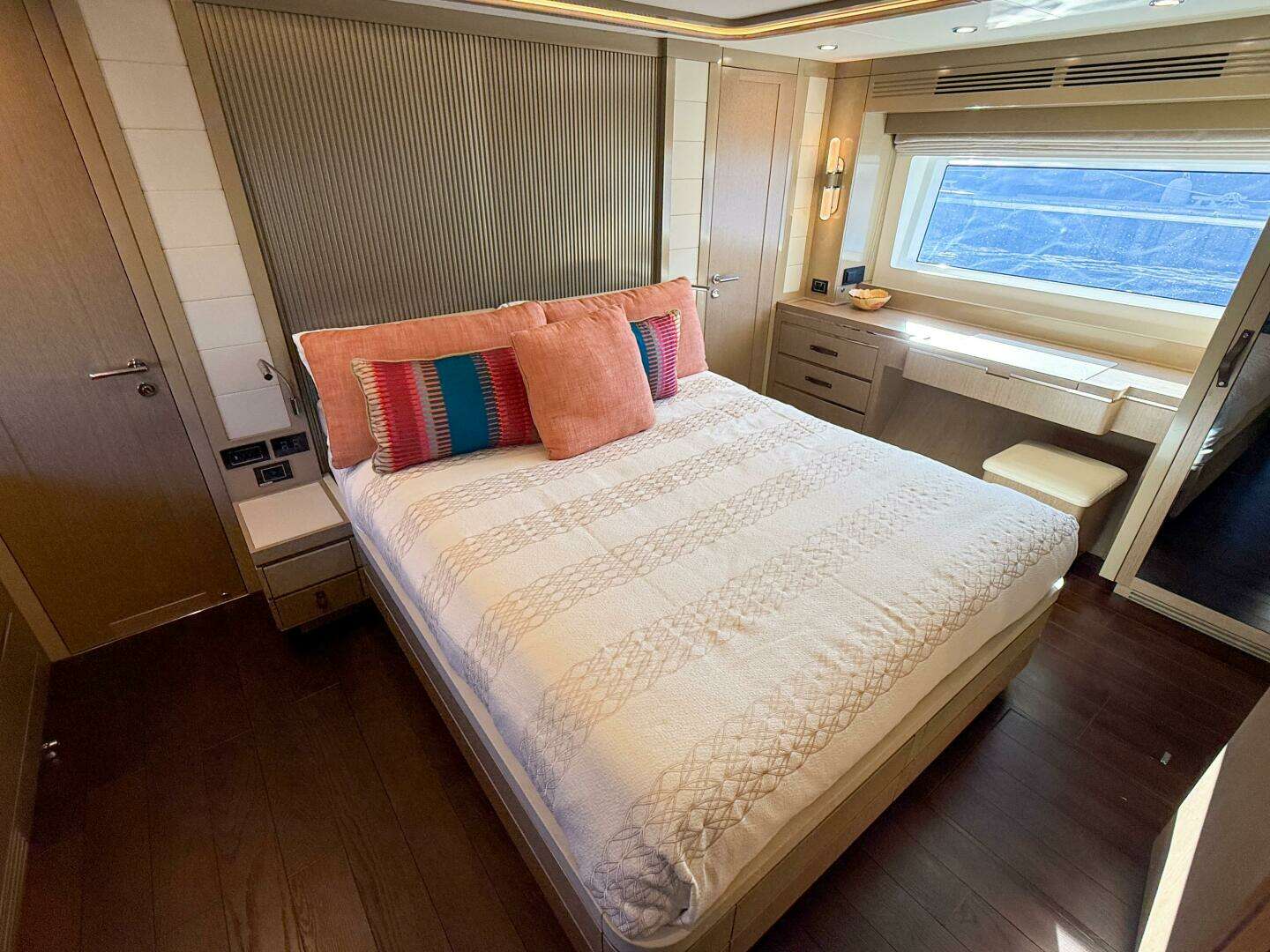 2023 Sirena 68 - Image 45