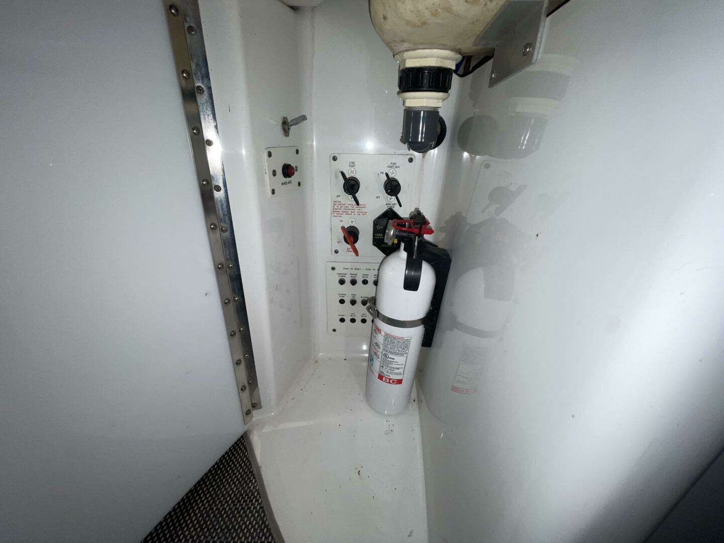 2006 Formula 280 SS - Image 22