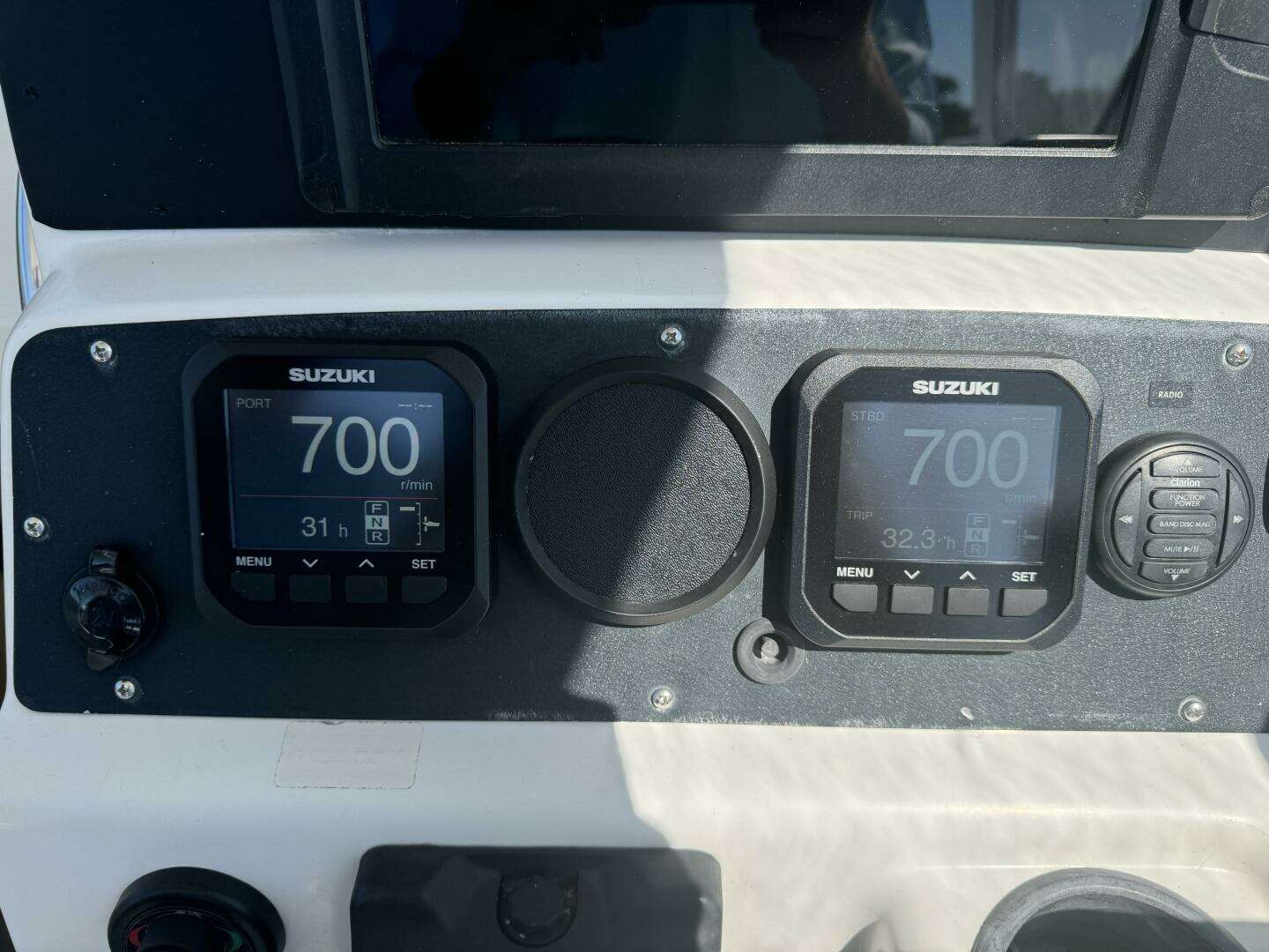 2002 Boston Whaler 275 Conquest - Image 16