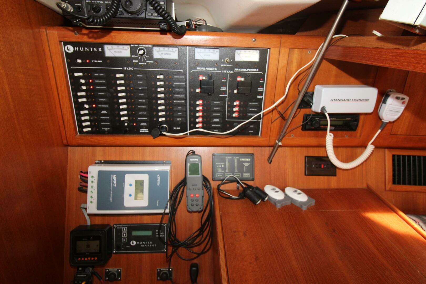 2002 Hunter 410 - Image 37