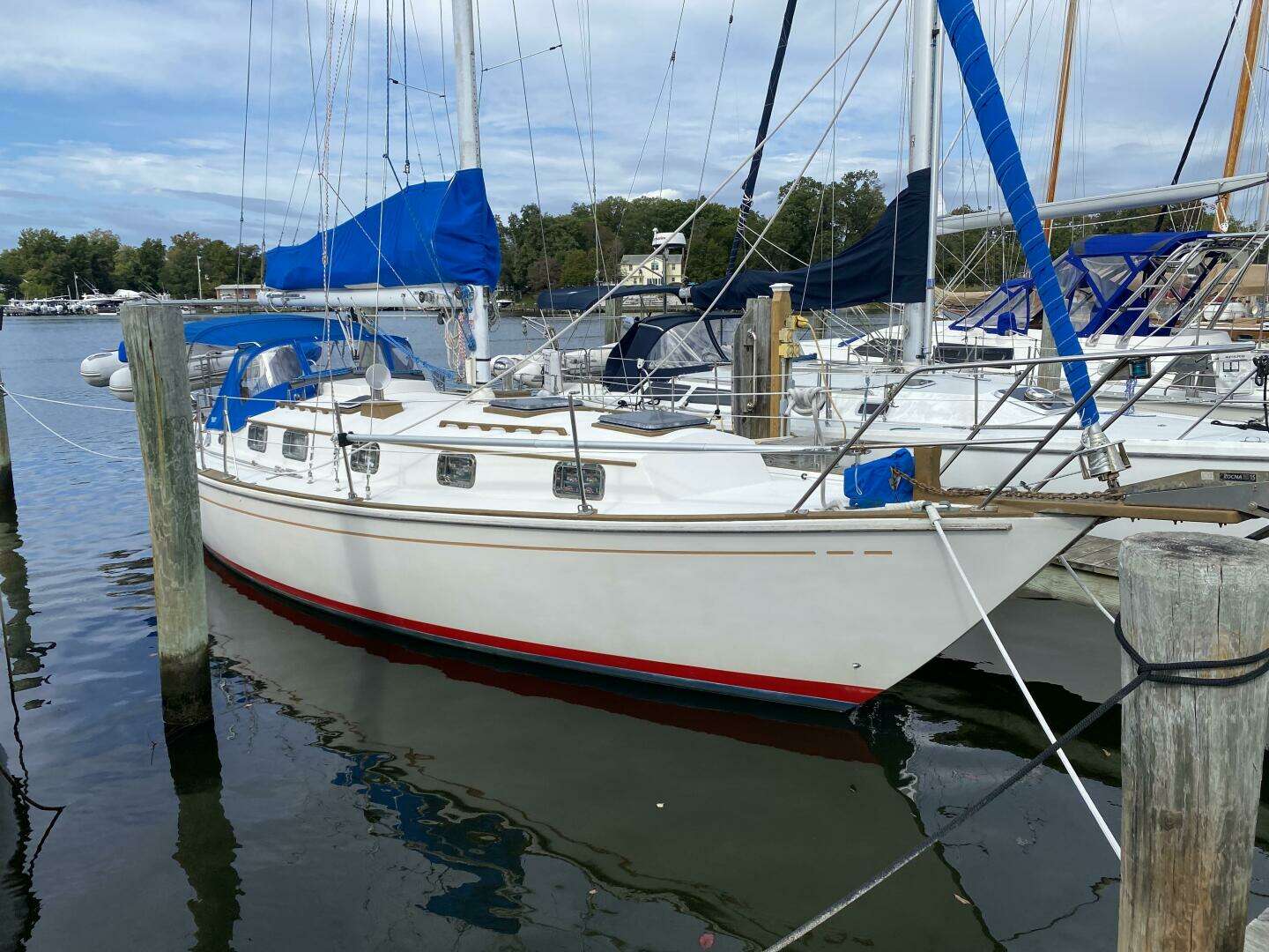 1987 Dickerson 37 aft cockpit - Image 10