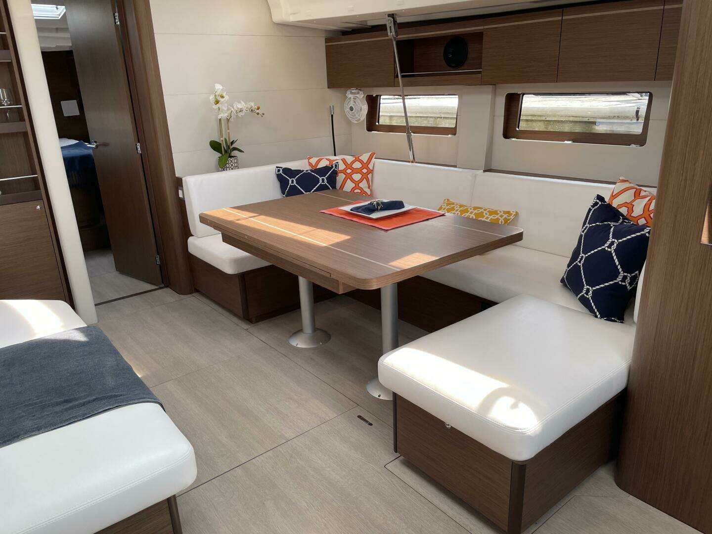 2024 Beneteau OCEANIS 51.1 - Image 9