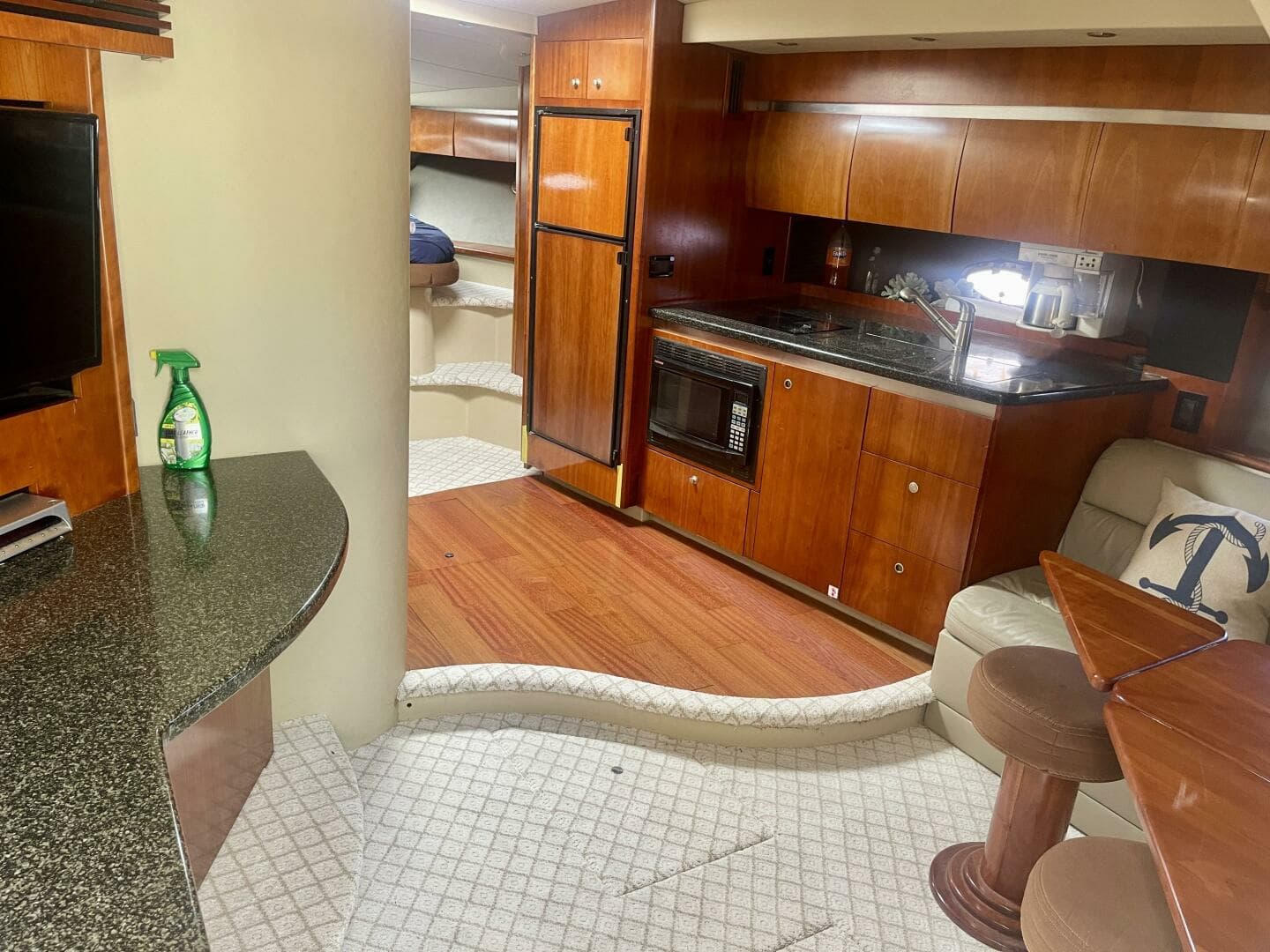 2006 Cruisers Yachts 420 Express - Image 19