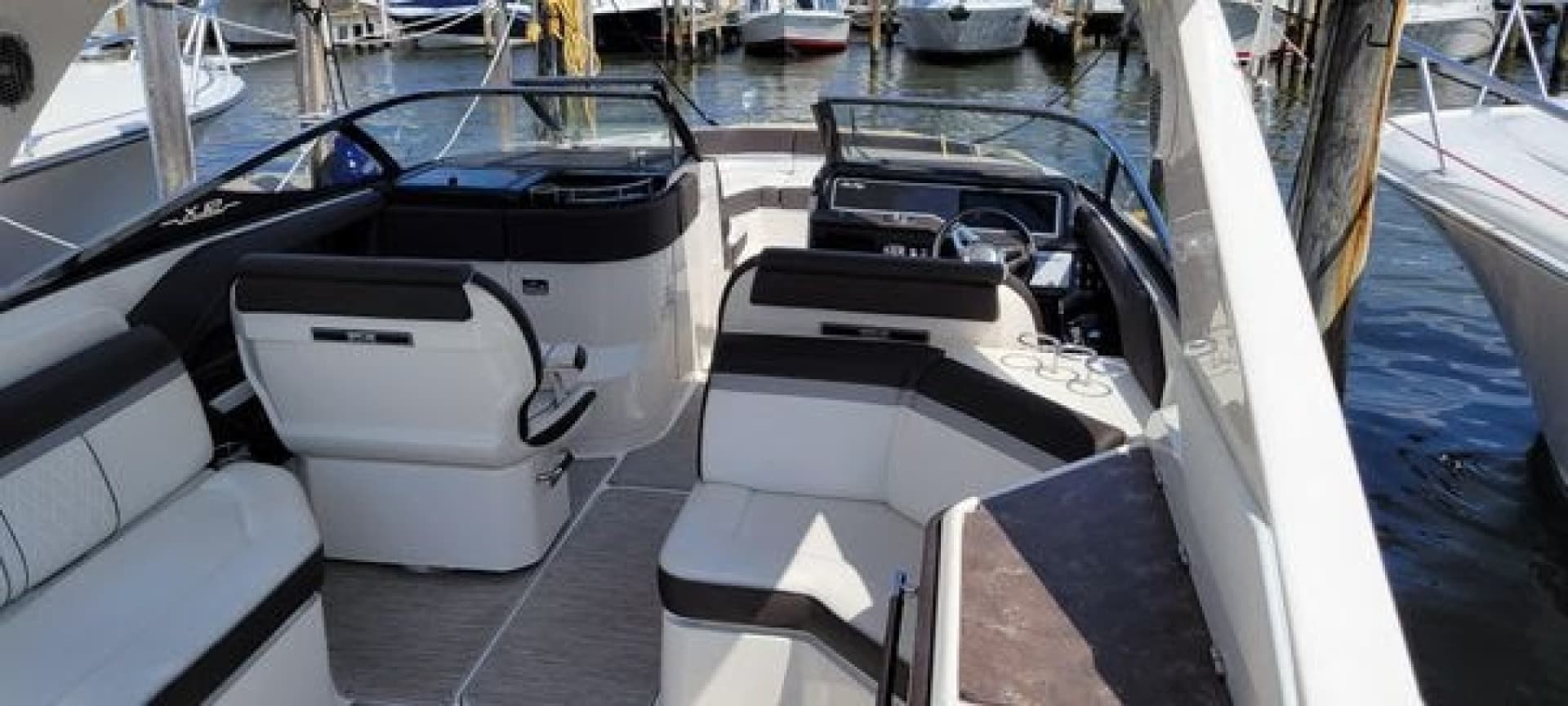 2017 Sea Ray 310 SLX - Image 19