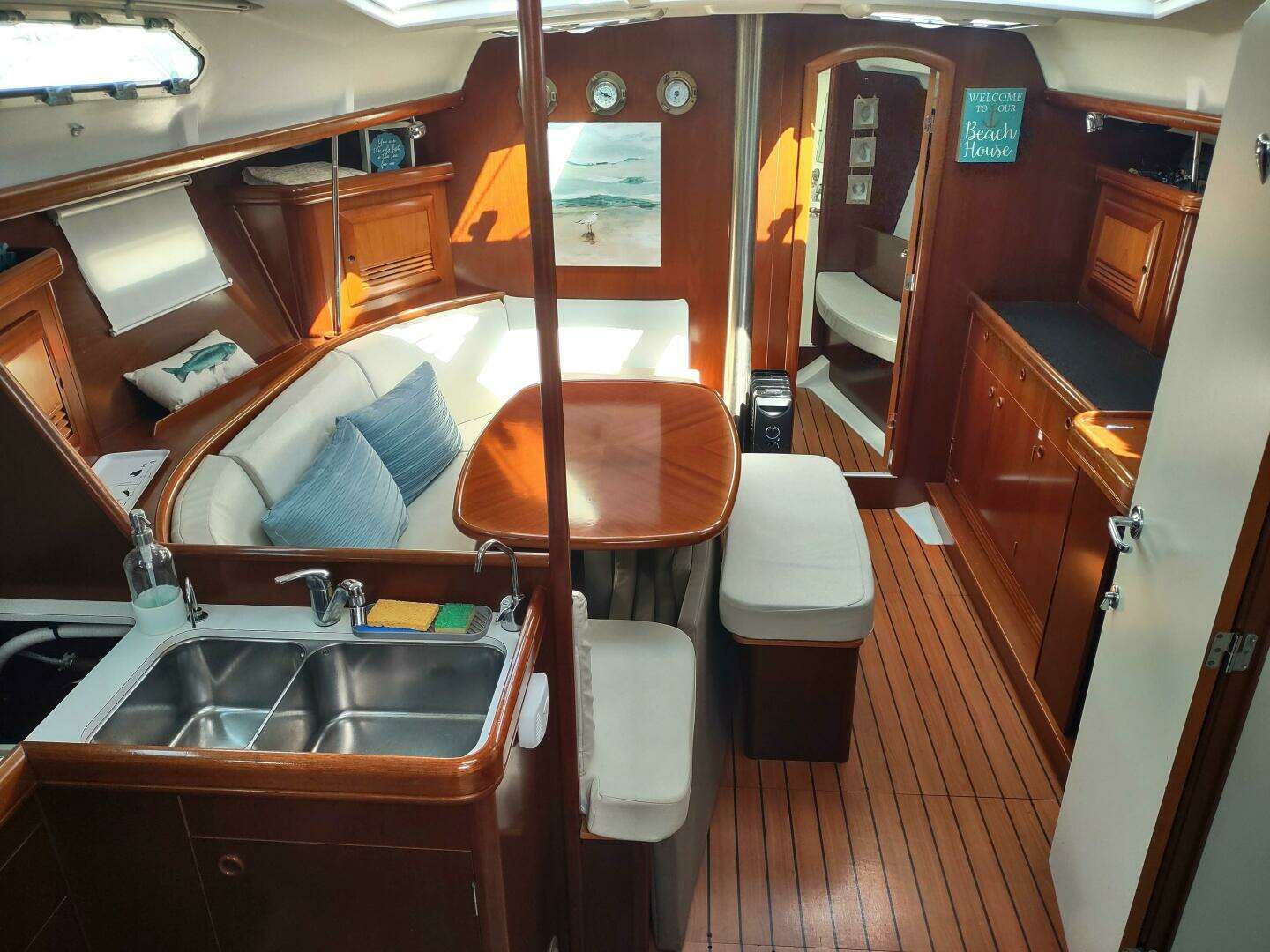 2004 Beneteau 393 - Image 16