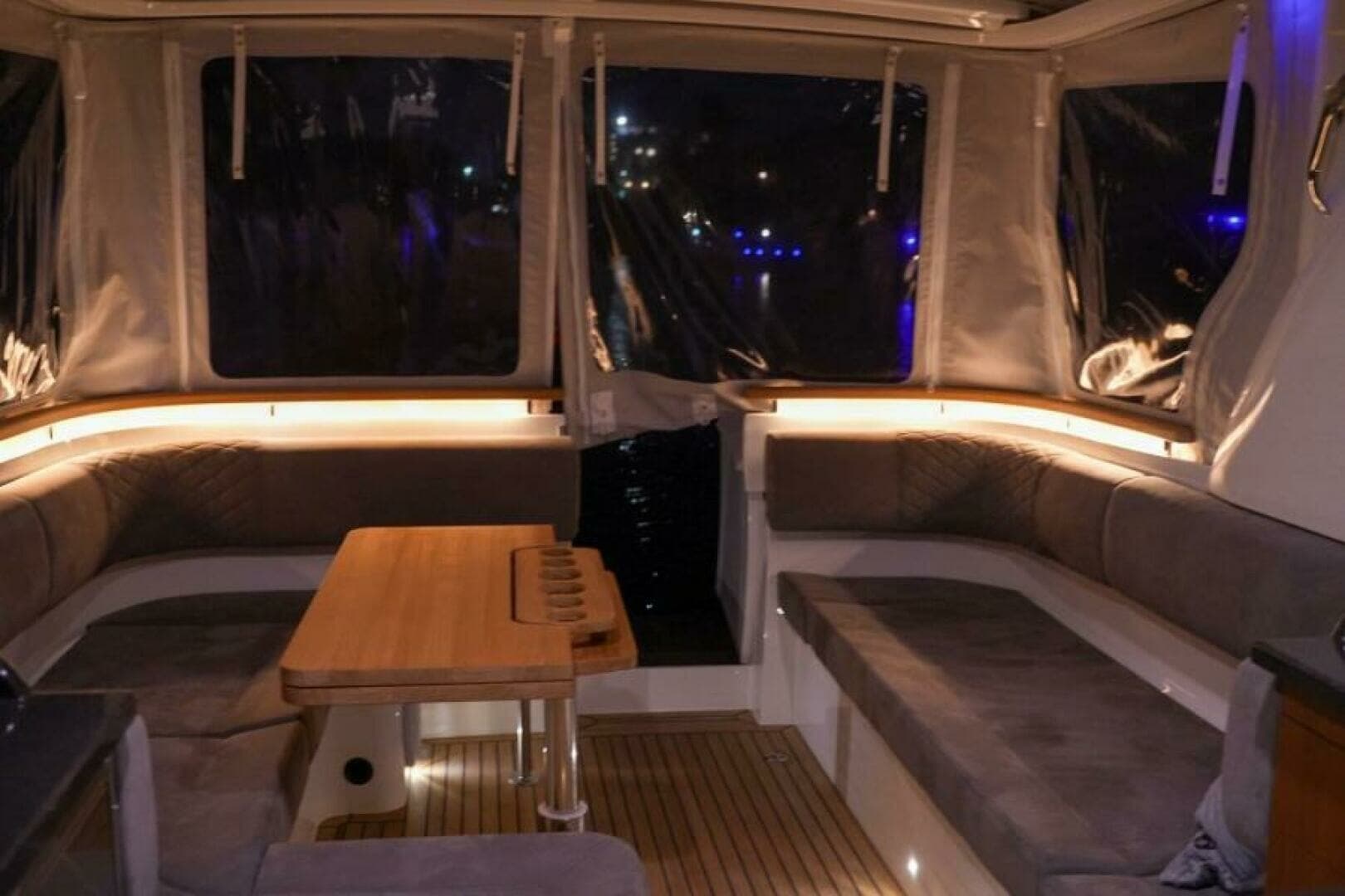 2026 Marex 360 Cabriolet Cruiser - Image 29