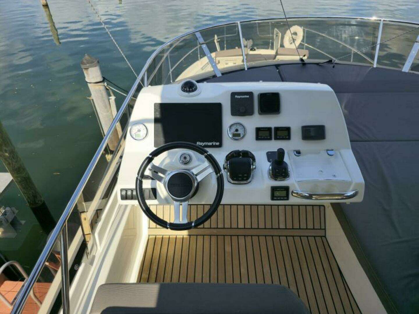 2018 Prestige 460 - Image 18