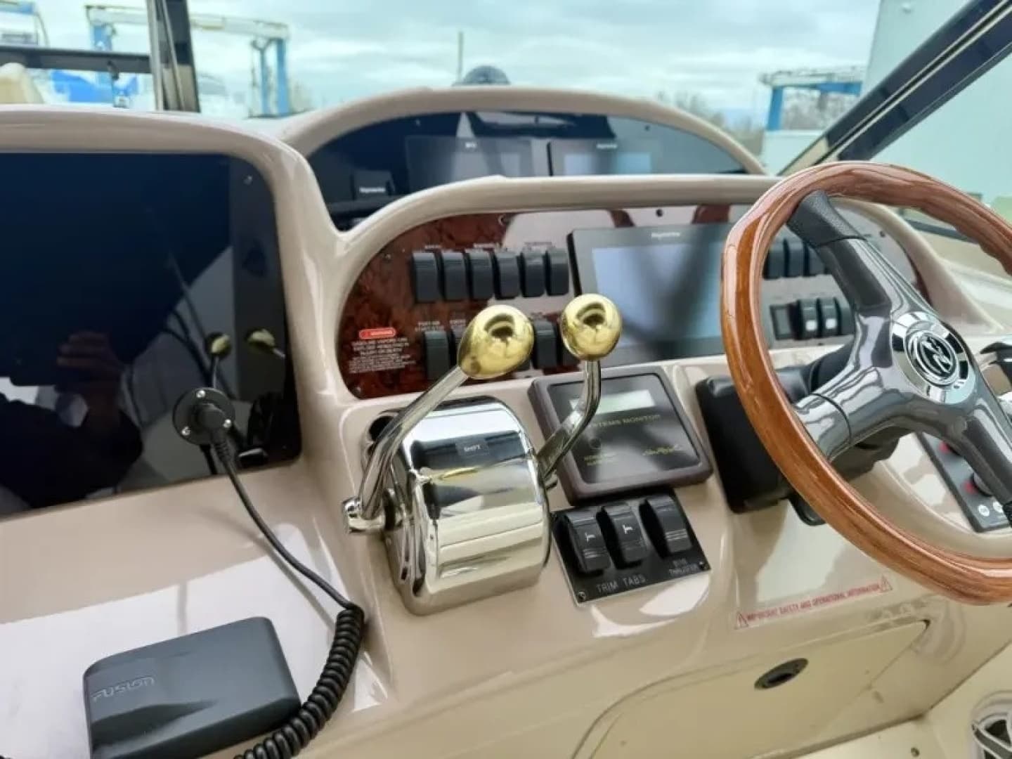 2004 Sea Ray 360 SUNDANCER - Image 36