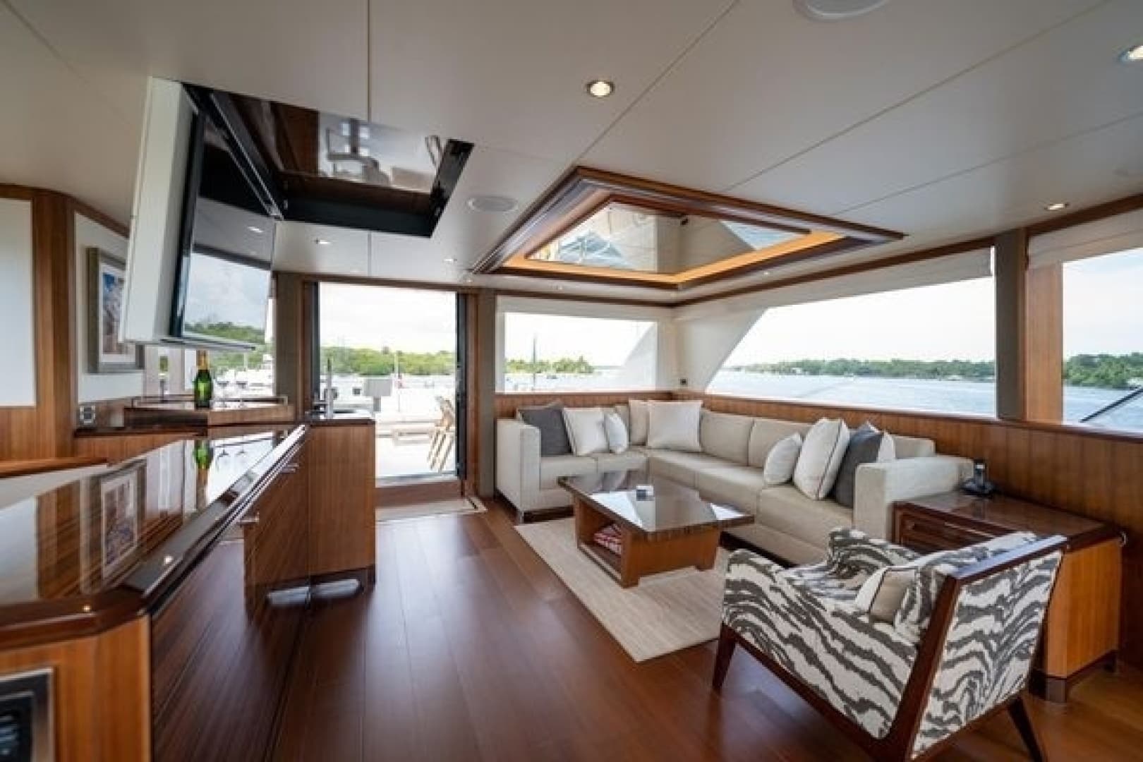 2019 Ocean Alexander Motoryacht 100 - Image 17
