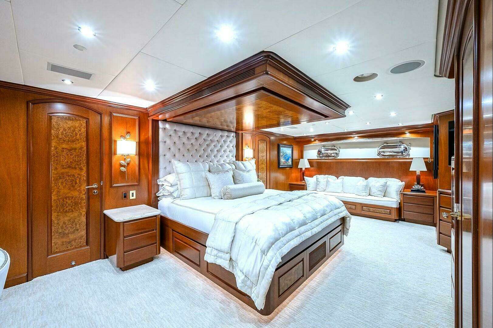 2000 Christensen Raised Pilothouse MY - Image 9